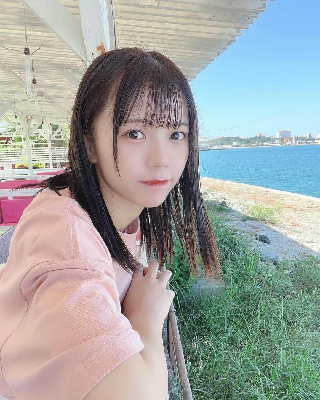 日南遥さんのインスタグラム写真 - (日南遥Instagram)「🏖 ⁡ こんばんは〜 ⁡ 沖縄で写真たくさん撮ったので 載せていきますね🌴 ⁡ 1週間の遠征を経て 無事におうちに帰ってきました🏠 ⁡ 沖縄で買ってきたお土産食べながら 帰宅即友達とゲームしてます🎮 ⁡ 明日もゆっくりするぞ〜！ ⁡ ⁡ 水曜日おつかれさま🍵 またあした！ ⁡」11月2日 0時57分 - haruka_hinami