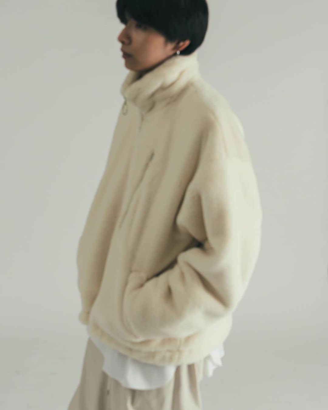 Lui's Lui's official instagramさんのインスタグラム写真 - (Lui's Lui's official instagramInstagram)「23 AW / recommend item  ⬜︎ white goose down blouson / ¥39,600 + tax ⬜︎ BIG turtle knit / ¥16,500 + tax ⬜︎ #Neucon 23AW fur blouson / ¥17,600 + tax  #メンズファッション #メンズコーデ #秋服コーデ #秋冬ファッション #アウターコーデ #タートルネック #タートルネックニット #ニットコーデ」11月1日 19時29分 - luis_official___
