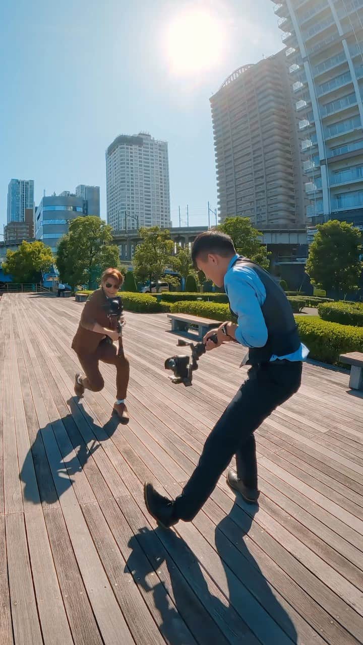 カケタクのインスタグラム：「Wait for the result of camera📷 🕺 @kaketaku.japan   No one knows camera's fate😇  #lekeprabhukanaam #gimbal #videographer」