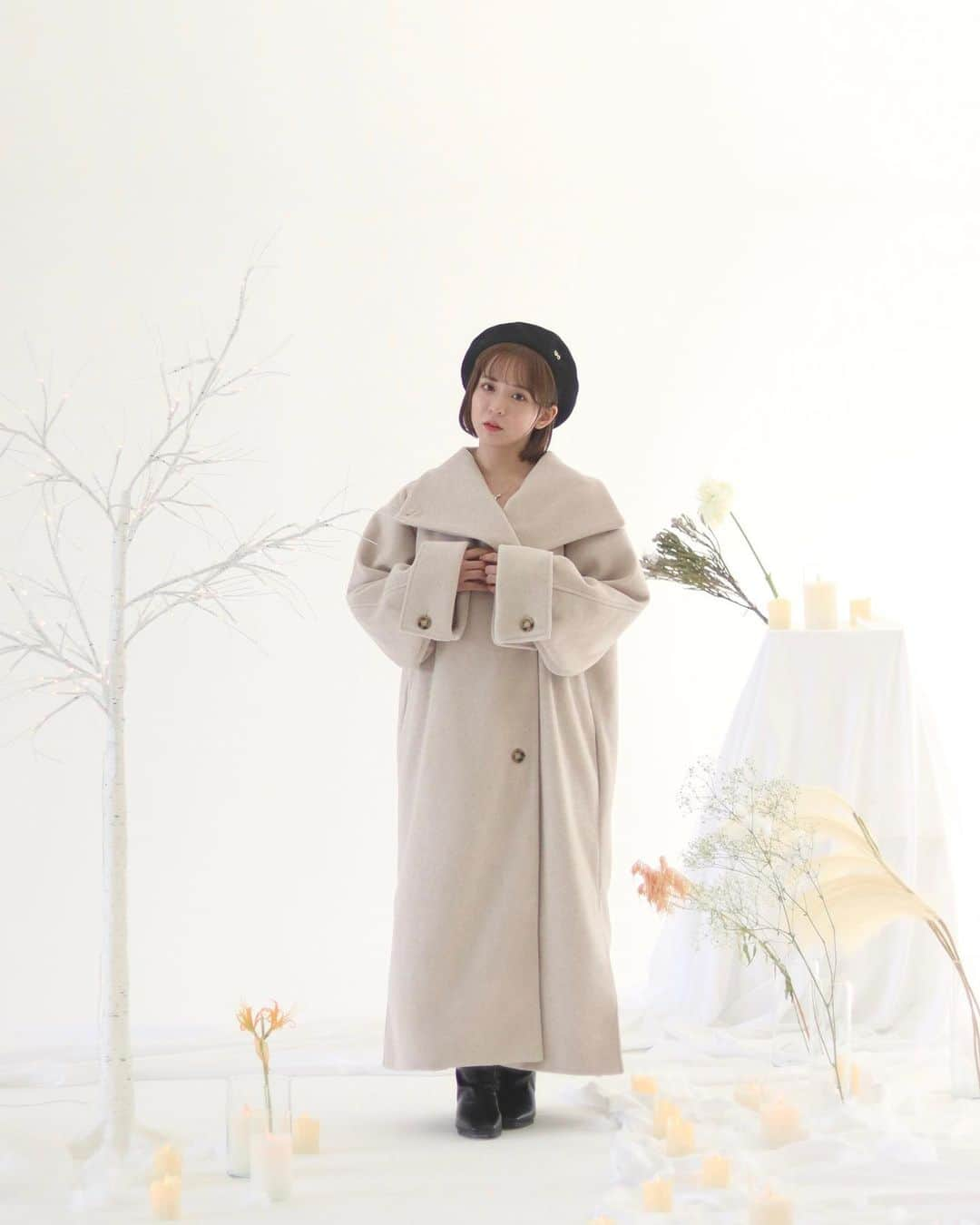 mellowneonさんのインスタグラム写真 - (mellowneonInstagram)「. 11/3 12:00~ new release 🏷  " mulchway muffler set coat " BEIGE / MOCABROWN /  ¥15,990(税込) 発売から3日間限定 1,000円オフクーポン対象✍🏻♡  1枚で様々な着方を楽しめる マフラーセットコート。  スタンドカラーにすることができ、 これからの季節も 暖かく着用いただけます。  大きめの襟は寝かせてご着用いただいても ポイントになるデザインです。  袖デザインや、柔らかく絶妙なカラーも こだわったポイントです♡  袖口はボタンを外してさらに 長めにご着用も可能です。  model：150cm & 162cm  #mellowneon #2023aw #ロングコート #アウター」11月1日 19時32分 - mellow_neon