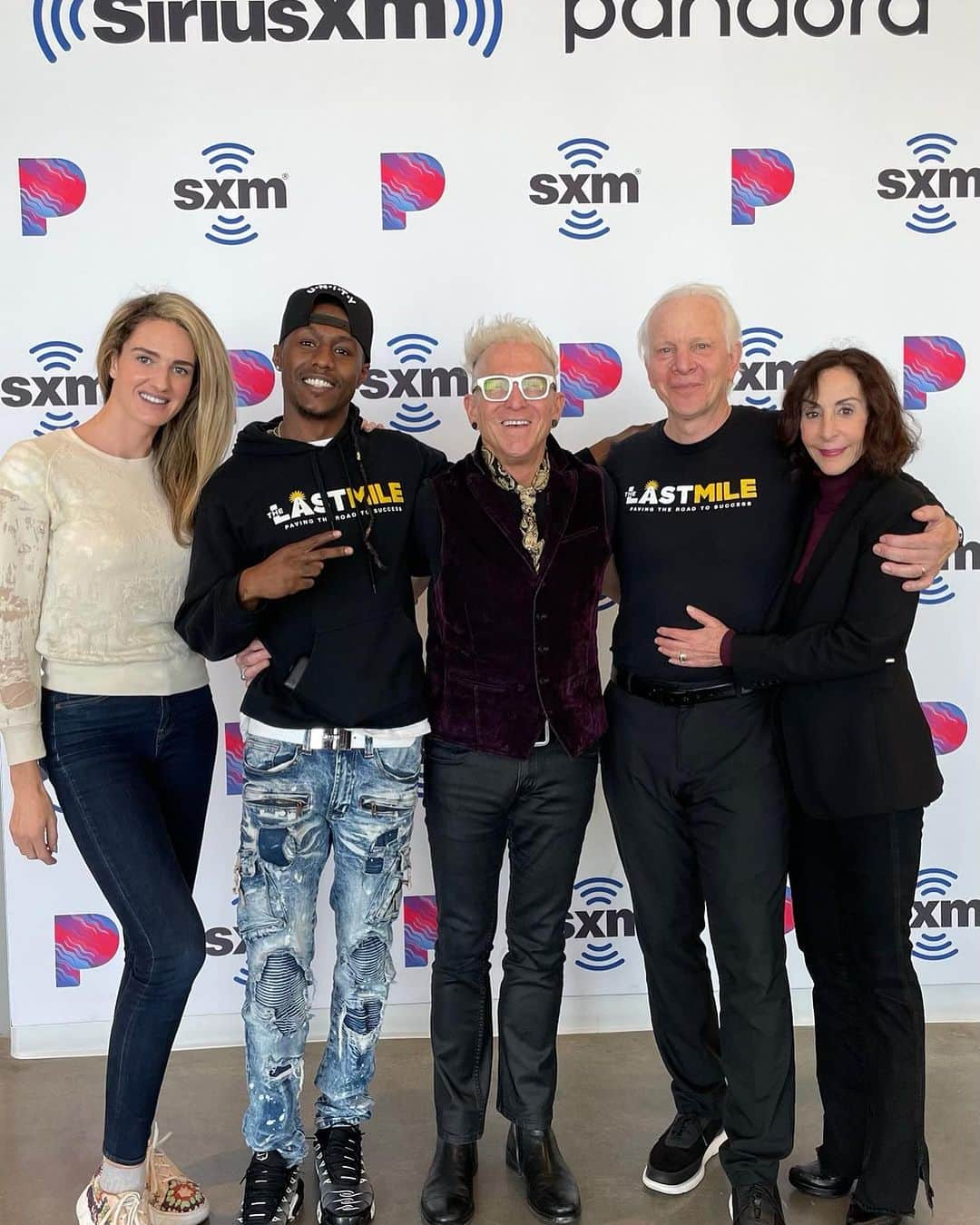 マーク・シュルマンのインスタグラム：「Guested on Sirius podcast for @thelastmileorg with as I get involved in this wonderful non profit with a team of social innovators who are breaking the cycle of incarceration with technical education and training that champions students’ success after their release.  #criminaljusticereform #prisonreform #thelastmileradio #thelastmileorg  #markschulman」