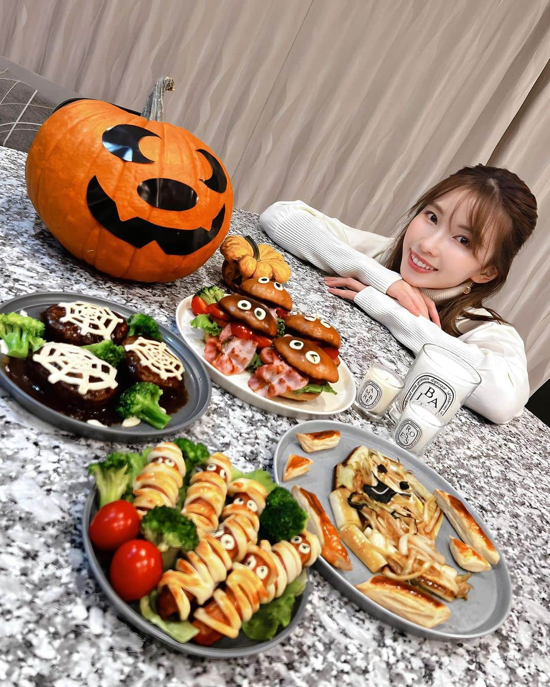 藤原望未さんのインスタグラム写真 - (藤原望未Instagram)「ハロウィン🎃はなにも予定してなかったけど、たまたまハロウィンご飯の可愛い写真をみつけて急遽こじんまりと作ってみました👻  細かい作業が好きで、いつもの料理よりも作る時間が楽しかった😍🫶  夫も可愛いー！って喜んでくれて良かった🥰  次はもっと計画してやりたいな🍬👻🎃   #ハロウィン  #ハロウィンごはん  #ハロウィンメニュー  #halloween  #halloweenfood  #おうちご飯  #お家ご飯  #夜ご飯レシピ  #手作りごはん  #のんすたいる」11月1日 19時46分 - nozo.mi74