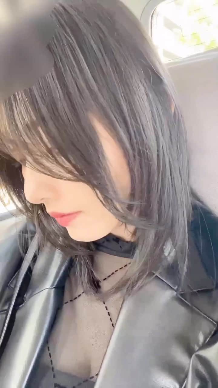 夏目まどかのインスタグラム：「横顔  #me #blackhair #side #シアートップス #レザー #黒髪」