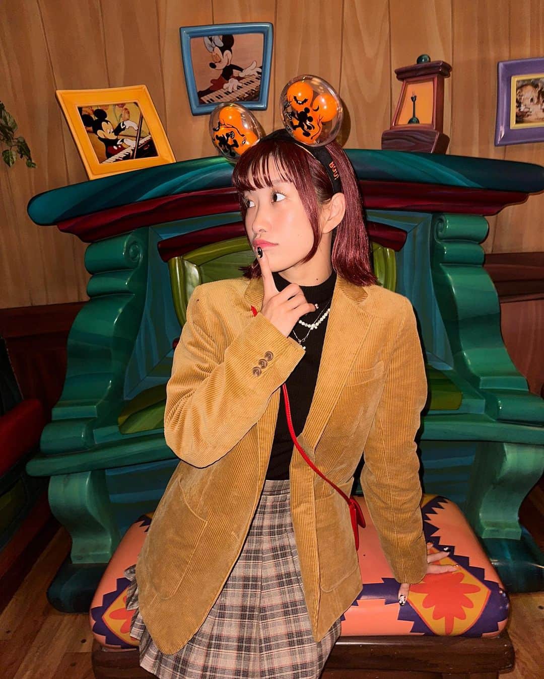 HANAのインスタグラム：「my birthday 👻💜  今年も無事に誕生日迎えちゃいました（笑）🫠 ついにラスト20代なの⚡️こわすぎっっ⚡️😂  何歳になっても自分のやりたい事やり切って 楽しみたいと思いますっっ😘🤝💞  こんなはちゃめちゃ野郎だけど🫠  いつも周りにいてくれる大好きなみんな😮‍💨💞 いつも応援してくださって、コメントやDM たくさんくださるみなさま💞💞 本当にありがとうございますっ！！！！😭♡  愛っ❤️  っさ！まだまだ人生たのしもーっ！😂🫶🫶」