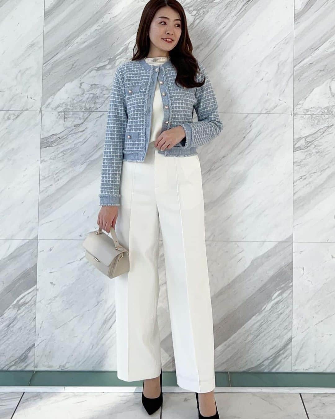 cdec_official Aesthetic Senseのインスタグラム：「人気スタッフが着こなす " trend tweed item 4選 "  今年マストトレンドのツイード素材のおすすめ4item！  おすすめ4itemを使用した 「上品きれいめエレガント」 のリアルな着こなしをご紹介！ （アイテム名の下にコーデポイントも掲載中♪）  明日は「大人トレンド カジュアル」なリアルな着こなしをご紹介いたします。 ． ． item1 ✴︎tweed cardigan No.187-37025 ¥18,700(tax in) ▶︎ホワイトをメインカラーに、きれい色カラーで明るく好印象に。  item2 ✴︎ tweed down jacket No.187-97105 ¥57,200(tax in) ▶︎ラメ混素材でラグジュアリー感ある大人な雰囲気に。  item3 ✴︎tweed jacket No.187-47010 ¥39,930(tax in) ▶︎王道なワンピース合わせでお呼ばれスタイルに。  item4 ✴︎ tweed onepiece No.187-57001 ¥26,400(tax in) ▶︎シフォンブラウスを合わせてフェミニンな印象に。 ． . ． オフィシャルサイトから商品をチェック！ @cdec_official のオンラインサイトから、上記の 「187から始まるNo.を入力」すると検索できます♪ . .  #クードシャンス  #ファッション #ファッションコーデ #秋 #秋服 #秋服コーデ #秋コーデ  #冬コーデ #冬服 #冬服コーデ #カーディガン #カーディガンコーデ #ダウン #ダウンコーデ #ジャケット #ジャケットコーデ #ワンピース #ワンピースコーデ #ツイード #大人コーデ #着まわしコーデ #お仕事コーデ #通勤コーデ #エレガント #きれいめコーデ #上品コーデ #休日コーデ #お出かけコーデ  #おしゃれさんと繋がりたい #ファッション好きな人と繋がりたい」