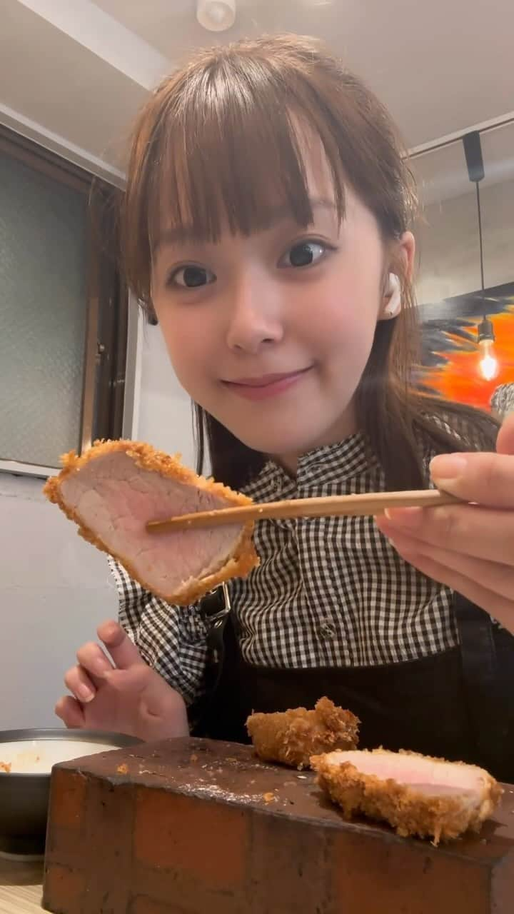 古川杏のインスタグラム：「人類みなトンカツ食べに行ったよー！ほんとに美味しかった♡  #食べる#食べるの大好き #食べる女#eating#もぐもぐタイム#大阪とんかつ#西中島ランチ#人類みな麺類#西中島南方ランチ#新大阪ランチ#新大阪ディナー#新大阪グルメ#shinosaka#shinosakastation#新大阪」