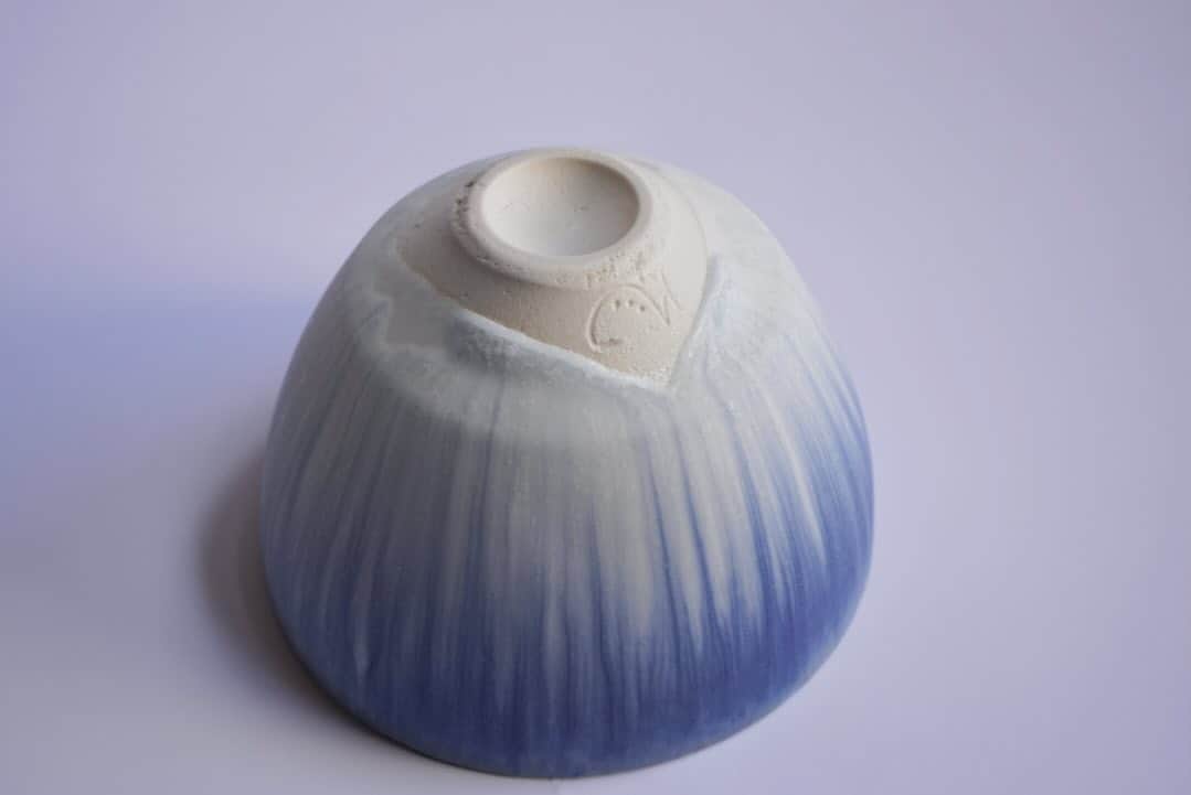 岩崎龍二さんのインスタグラム写真 - (岩崎龍二Instagram)「#紫匂  #シコウ . #茶盌  #器 #陶器  #岩崎龍二  #工芸 #陶瓷 #도예 #potter  #pottery #potterie #Poterie #porcelain #ceramic #ceramica #keramik #ryujiiwasaki #glazed #design」11月1日 20時09分 - iwasakiryuji