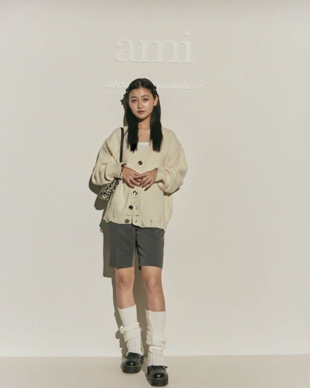 涼海花音のインスタグラム：「Ami Paris 2023FW❣️  カーディガンはアミパリさんの、この秋冬愛用する❤️  @amiparis  #PR #AmiFW23 #AmiParis」