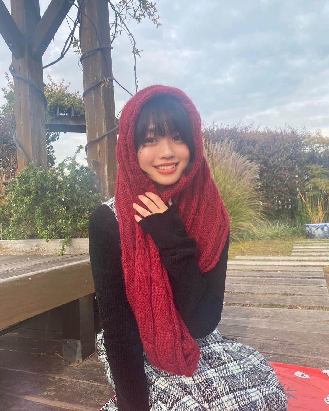 多田成美さんのインスタグラム写真 - (多田成美Instagram)「大学の友達とハロウィンパーティしました🧡🖤 ハロウィンな感じなくてほぼピクニックだったけど…楽しかったから良しです!!笑  いっぱい写真撮ったのでまた載せます🤭  #Halloween #ハロウィン」11月1日 20時16分 - narumitada_official