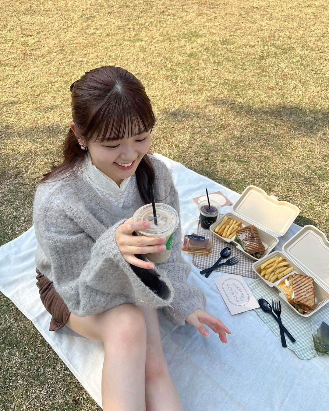 中村真凜さんのインスタグラム写真 - (中村真凜Instagram)「picnic day 🧺🥐✨」11月1日 20時24分 - marimero1121