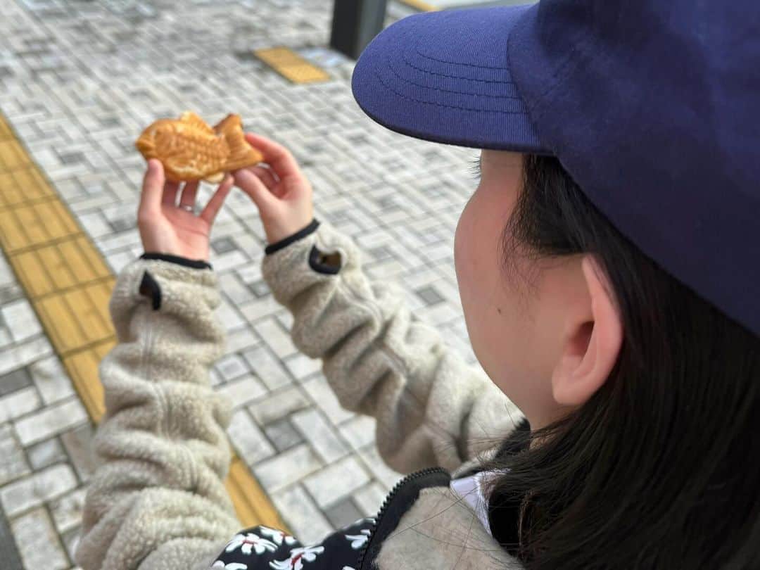 キム・ユネのインスタグラム：「붕어빵 🐟🤎🩵🐟」