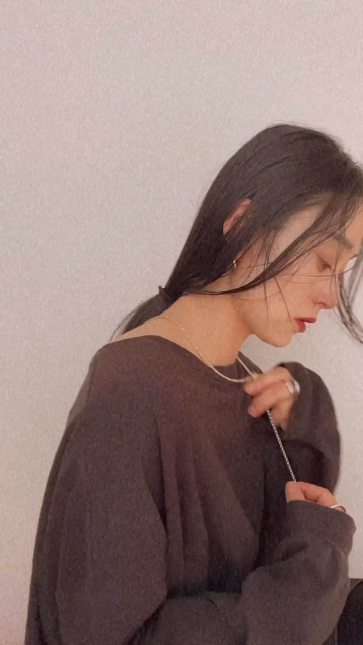 長屋なぎさのインスタグラム：「7wayのネックレス。 モードっぽいスタイルにも合いそう◎ @isolation_jewelry_official」