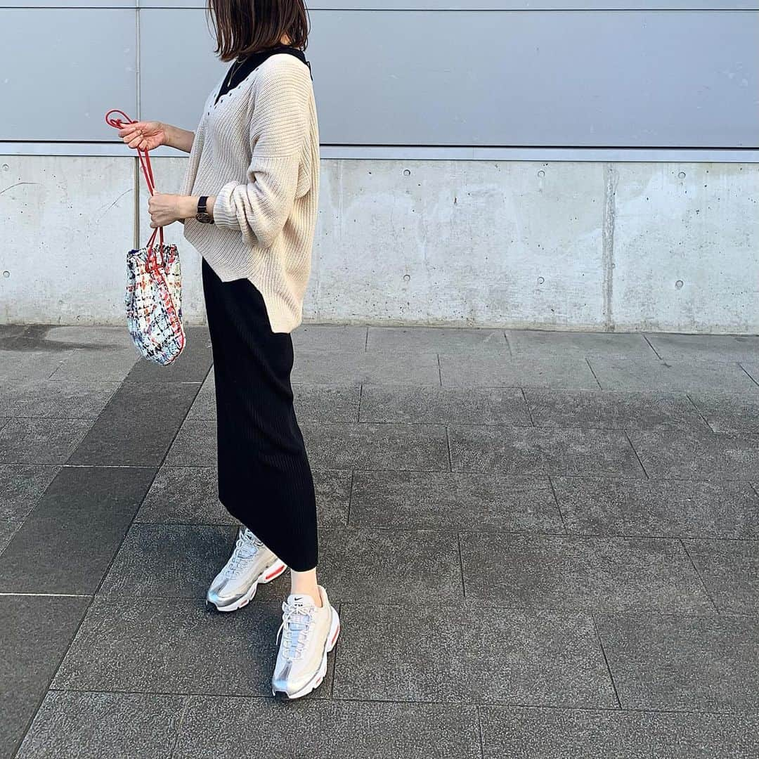 ree_mstorynさんのインスタグラム写真 - (ree_mstorynInstagram)「#coordinate  たまには がっつり中華🥟 2人でペロリ 桃まんじゅうが かわいすぎ♡  #coordinate #ootd #outfits #大人カジュアル #大人コーデ #40代コーデ #uniqlo #nike #airmax #charmantsac #ツイードバッグ #vsco #vscam」11月1日 20時27分 - ree_mstoryn