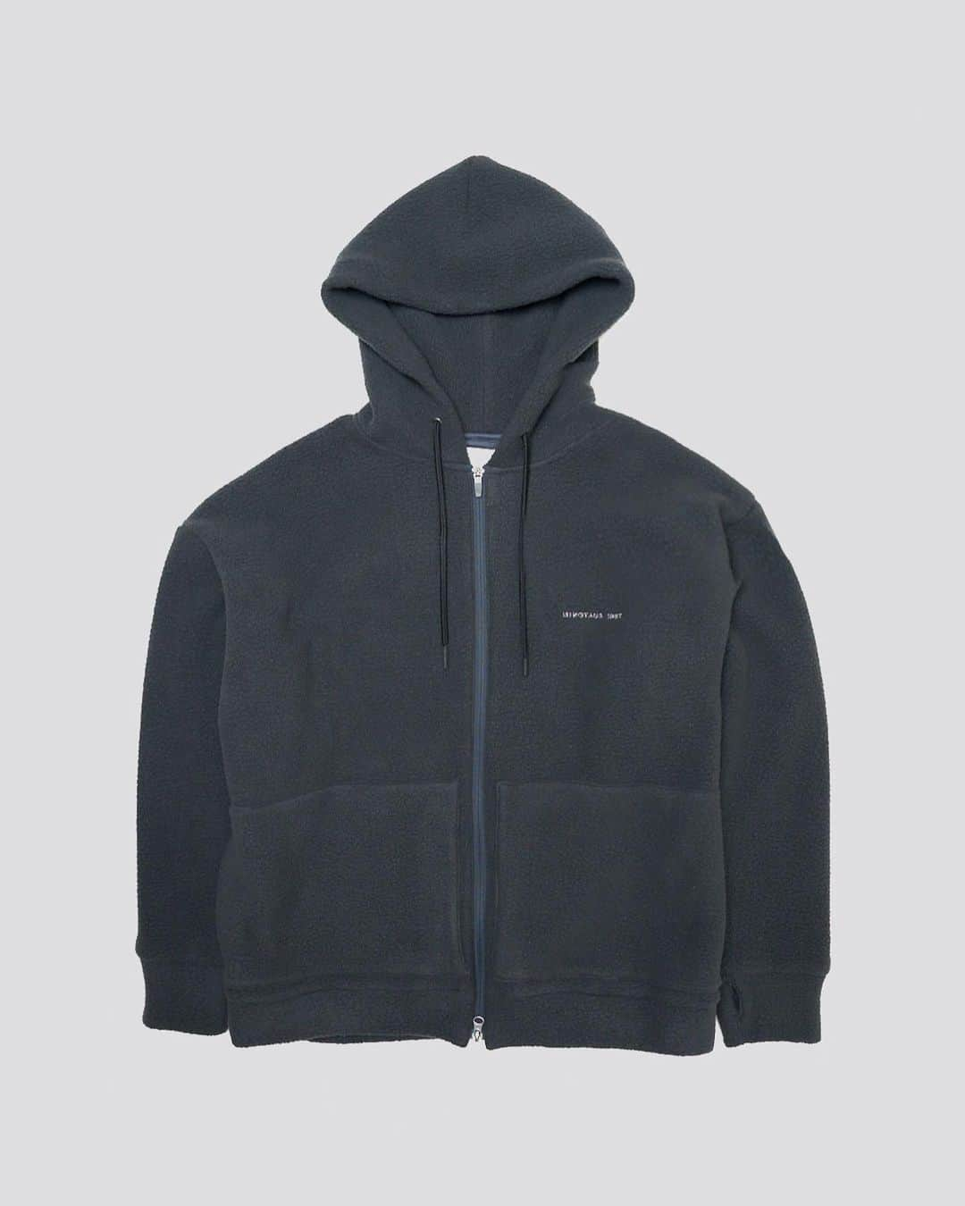 ミノトールのインスタグラム：「BOA ZIP HOOD  FUNCTION : DURABILITY FEVER HEAT INSULATION LIGHT WEIGHT STRETCH   Made in Japan  現代生活で快適な素材、パーツ、ディティールによってアップデートしたフルジップフード。 テクニカルなボアフリース素材は、従来品に比べ驚くほどの軽量感で快適さと暖かさを兼ね備えた生地。 摩擦に強く毛玉になりにくいタフさが加わり、外出時は勿論室内着としての長時間の着用にも対応。 袖口のリブ部分はフィンガーレスグローブとしても使用可能。 同素材アイテムとのセットアップ可能。  A full zip hood updated with materials, parts, and details that are comfortable for modern life. The technical boa fleece material is surprisingly lightweight compared to conventional products, and is both comfortable and warm. It has added toughness that is resistant to friction and does not pill, making it suitable for long-term wear as indoor wear as well as when going out. The ribbed cuffs can also be used as fingerless gloves. Can be set up with items of the same material.  #minotaur_inst #minotaurinst #minotaur #ミノトールインスト #ミノトール #functional #comfortable #miyashitapark #tech #techwear #テック #relaxsmart #リラックススマート #relaxsmartwear #リラックススマートウェア #boa #inoutwear #madeinjapan #setup」