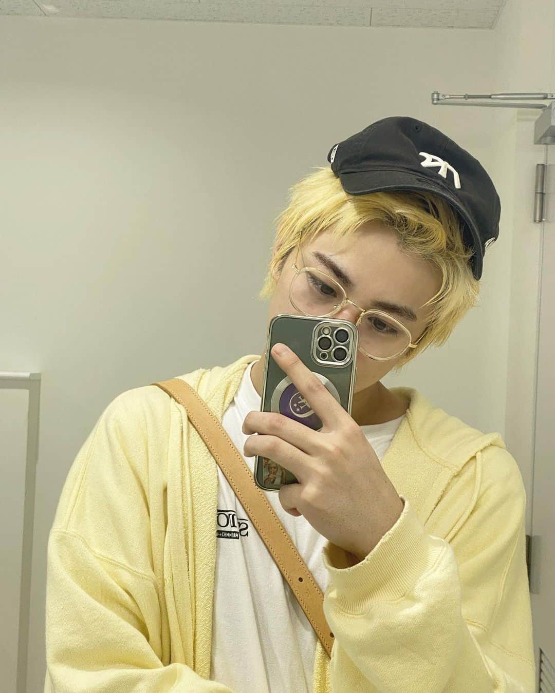 宇佐卓真のインスタグラム：「インスタで報告してなかったけど現在金短髪でっっす。  毎日HIPHOPかましてまっす。 明日スペシャルカーテンコールもかますのでよろしくですん🕺」