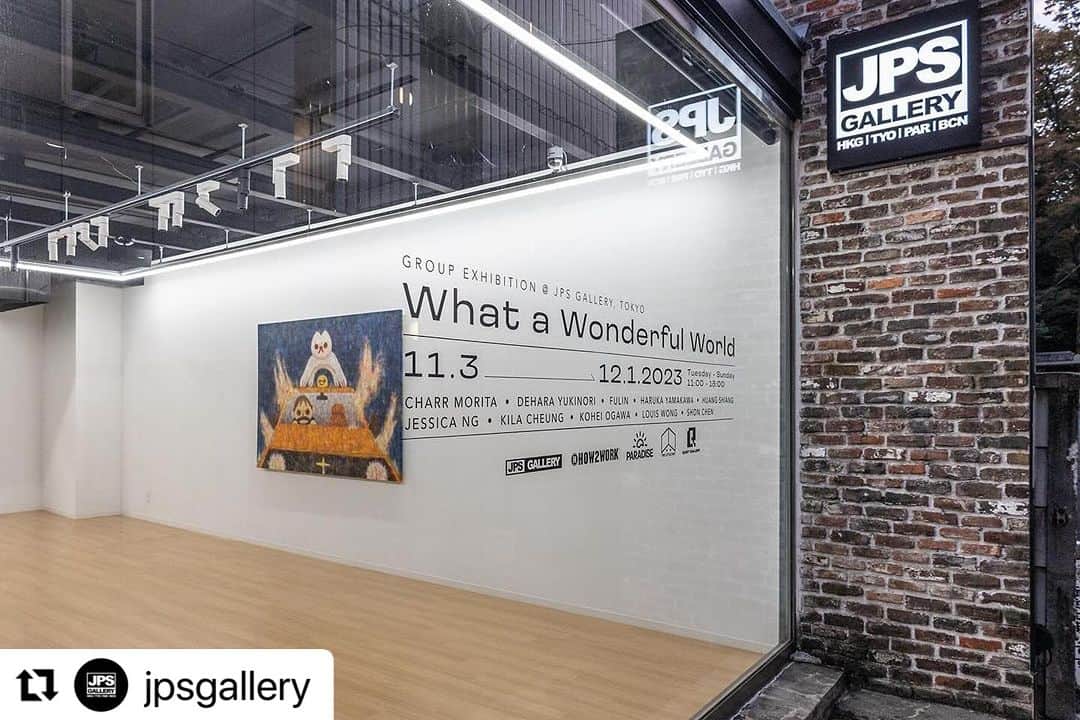 デハラユキノリのインスタグラム：「グループ展に新作二点出します〜  #Repost @jpsgallery with @use.repost ・・・ 🇯🇵 Group Exhibition | What a Wonderful World   Bringing together a curated collection of artworks by Charr Morita, Dehara Yukinori, Fulin, Haruka Yamakawa, Huang Shiang, Jessica Ng, Kila Cheung, Kohei Ogawa, Louis Wong and Shon Chen, this exhibition will explore various aspects of our planet’s magnificence through an array of thought- provoking paintings and mixed-media works. From stunning landscapes to vibrant cityscapes, our presentation will feature an eclectic mix of styles, creativity and imagination, intricately crafted for viewers to pause, reflect, and find solace in the splendour surrounding us.  Charr Morita, Dehara Yukinori, Fulin, Haruka Yamakawa, Huang Shiang, Jessica Ng, Kila Cheung, Kohei Ogawa, Louis Wong, Shon Chenの作品を集めたこの展覧会では、示唆に富んだ絵画やミクストメディア作品の数々を通して、地球の素晴らしさの様々な側面を探求します。素晴らしい風景から活気ある街並みまで、様々なスタイル、創造性、想像力を織り交ぜ、見る人が立ち止まり、考え、私たちを取り囲む素晴らしさに安らぎを見出せるよう、緻密に作り上げられた作品を展示します。  Exhibition Period: 3 November - 1 December, 2023 Venue: JPS Gallery Tokyo  @charr.morita_  @deharayukinori  @harukayamakawa_  @jb0xtchi  @kilacheung_art  @green_cow00  @playstudiohk  @shonside  @jpsgallery  #CharrMorita #DeharaYukinori #Fulin #HarukaYamakawa #HuangShiang #JessicaNg #KilaCheung #KoheiOgawa #LouisWong #ShonChen #jpsgallery」