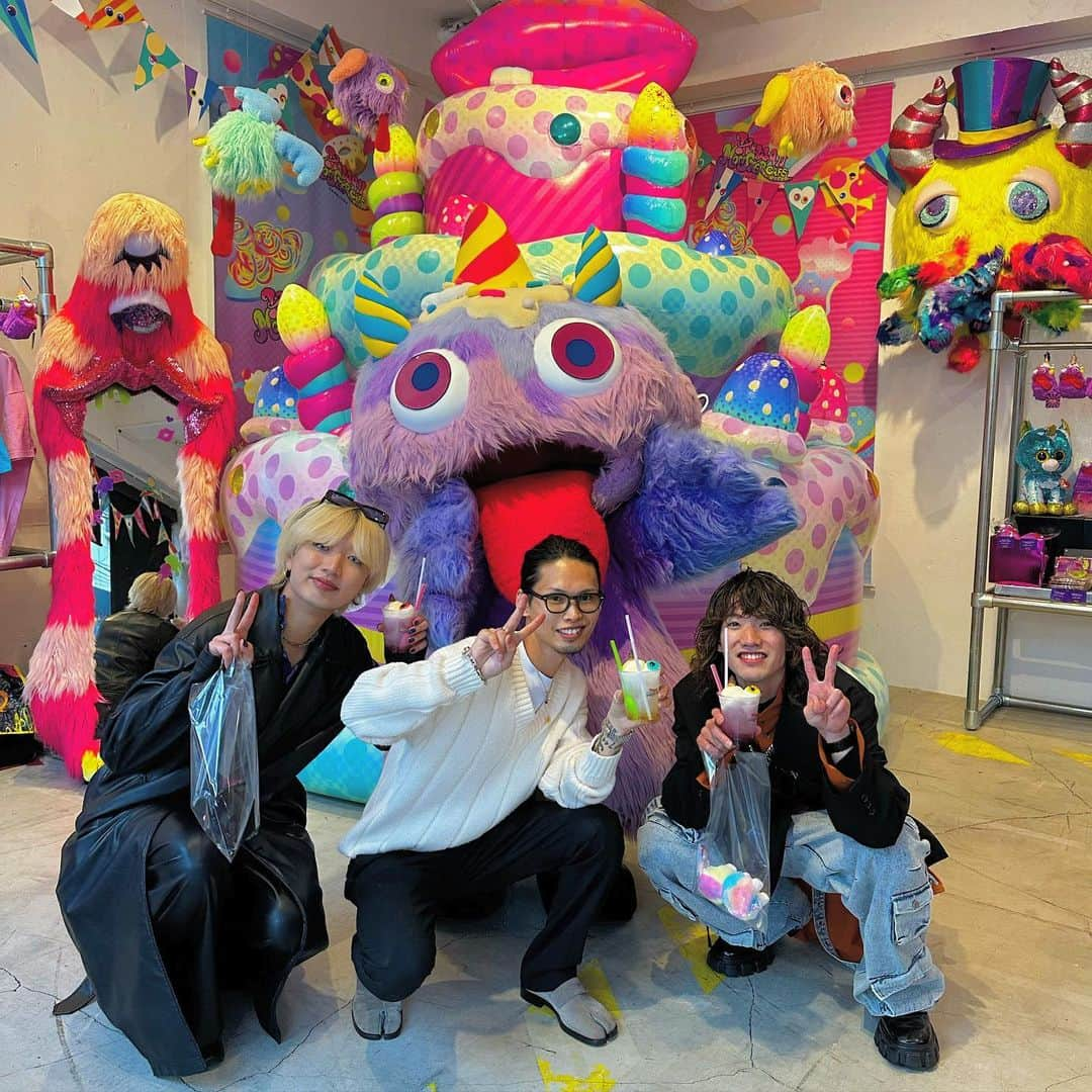 KAWAII MONSTER CAFEさんのインスタグラム写真 - (KAWAII MONSTER CAFEInstagram)「【KAWAII MONSTER SHOP】〜Colorful Halloween〜 Thank you comming everyone!🎃👻💞 I'll post a picture of my KAWAII friend s who came.🌈  When is the next POP UP EVENT...?🤭🎄🎁  POP UP EVENT 【KAWAII MONSTER SHOP】〜Colorfull Halloween〜 ご来場頂いた皆様、誠にありがとうございました🌈💞✨  これからたくさんのお客様フォトをアップしていきます！チェックしてね✅  #kawaiimonstershop #kawaiimonstercafe  #japan#tokyo#harajuku#tokyotrip#tokyotravel#ハロウィンイベント#tokyotravel #popup#6dokidoki#decora#harajukugirls#japanesegirl#harajukufashion#hapajukufood#takeshitastreet#竹下通り#原宿メイク」11月1日 20時57分 - kawaiimonstercafe