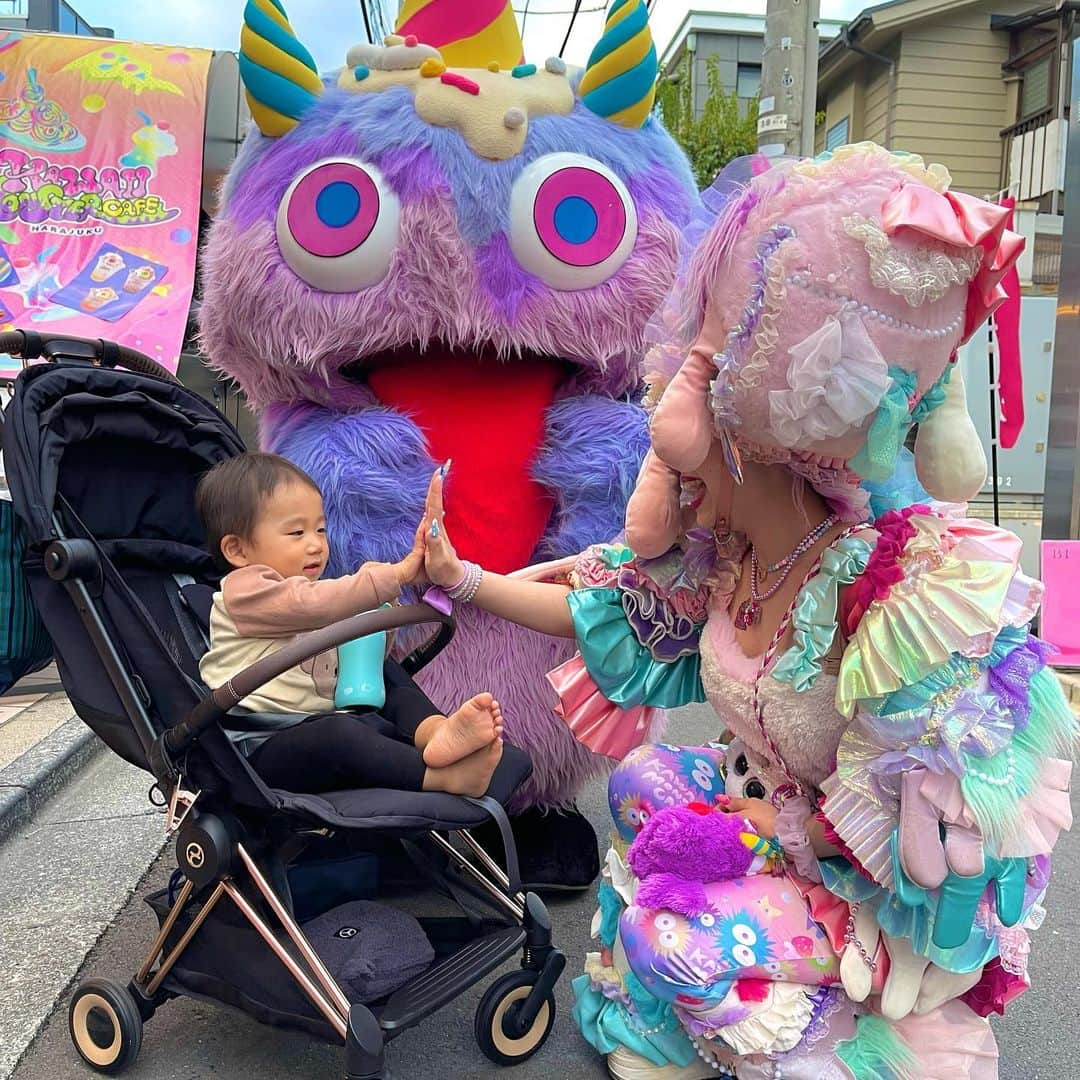 KAWAII MONSTER CAFEさんのインスタグラム写真 - (KAWAII MONSTER CAFEInstagram)「【KAWAII MONSTER SHOP】〜Colorful Halloween〜 Thank you comming everyone!🎃👻💞 I'll post a picture of my KAWAII friend s who came.🌈  When is the next POP UP EVENT...?🤭🎄🎁  POP UP EVENT 【KAWAII MONSTER SHOP】〜Colorfull Halloween〜 ご来場頂いた皆様、誠にありがとうございました🌈💞✨  これからたくさんのお客様フォトをアップしていきます！チェックしてね✅  #kawaiimonstershop #kawaiimonstercafe  #japan#tokyo#harajuku#tokyotrip#tokyotravel#ハロウィンイベント#tokyotravel #popup#6dokidoki#decora#harajukugirls#japanesegirl#harajukufashion#hapajukufood#takeshitastreet#竹下通り#原宿メイク」11月1日 20時57分 - kawaiimonstercafe