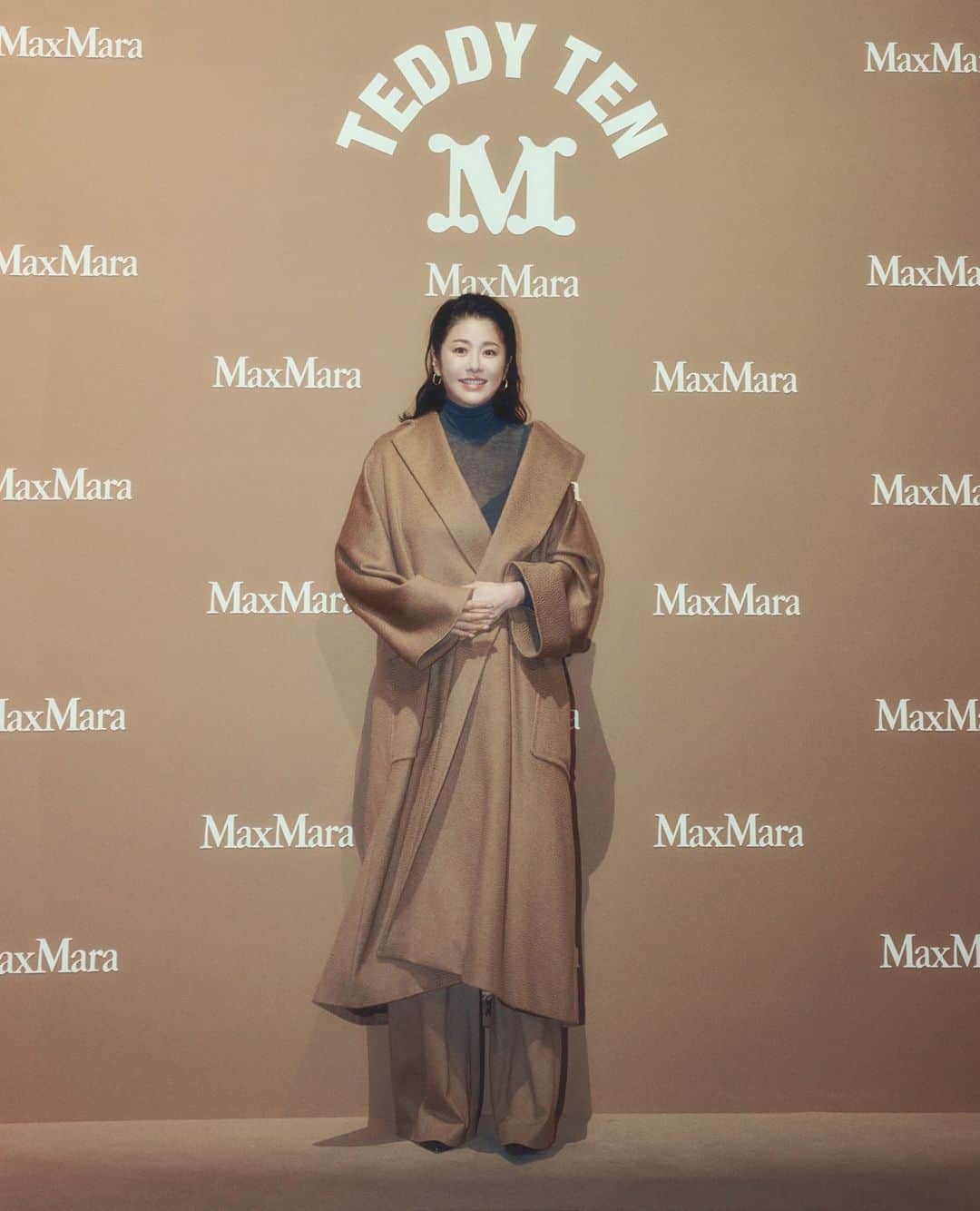 マックスマーラのインスタグラム：「Glam guests. Hyunjung Ko, Hyojin Kong, Hyojoo Han, Seulgi, Eunjin Ahn, Nayoung Kim, Sunghee Kim, Yuna Kim, Monika & LipJ and Ana Kim attend the #MaxMaraTeddyTen cocktail event in Seongsu, the most vibrant district in Seoul. #MaxMara」
