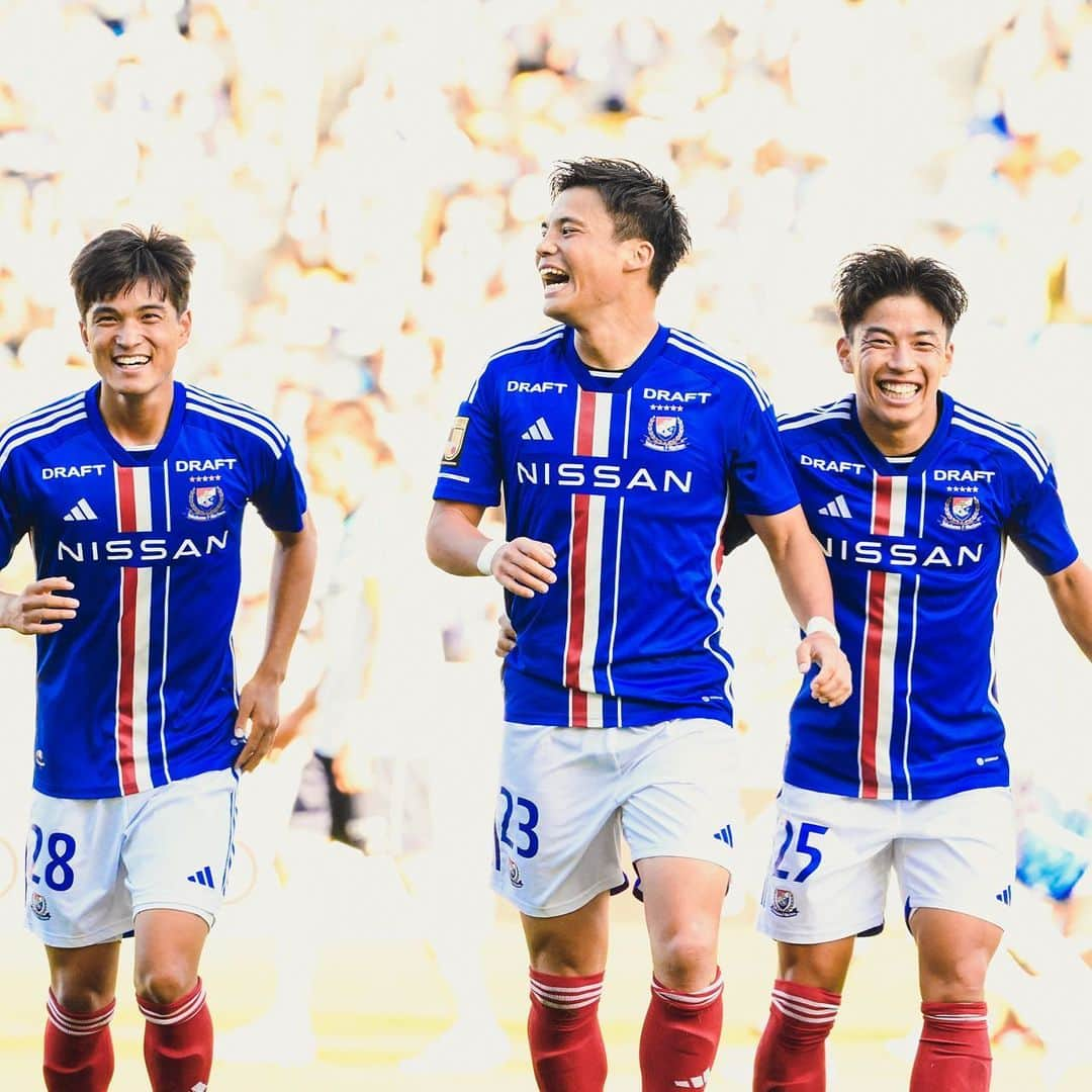 横浜F・マリノスさんのインスタグラム写真 - (横浜F・マリノスInstagram)「@ryo381 scored back-to-back goal in #Jleague ✊🔥#fmarinos #宮市亮」11月1日 21時13分 - yokohamaf.marinos