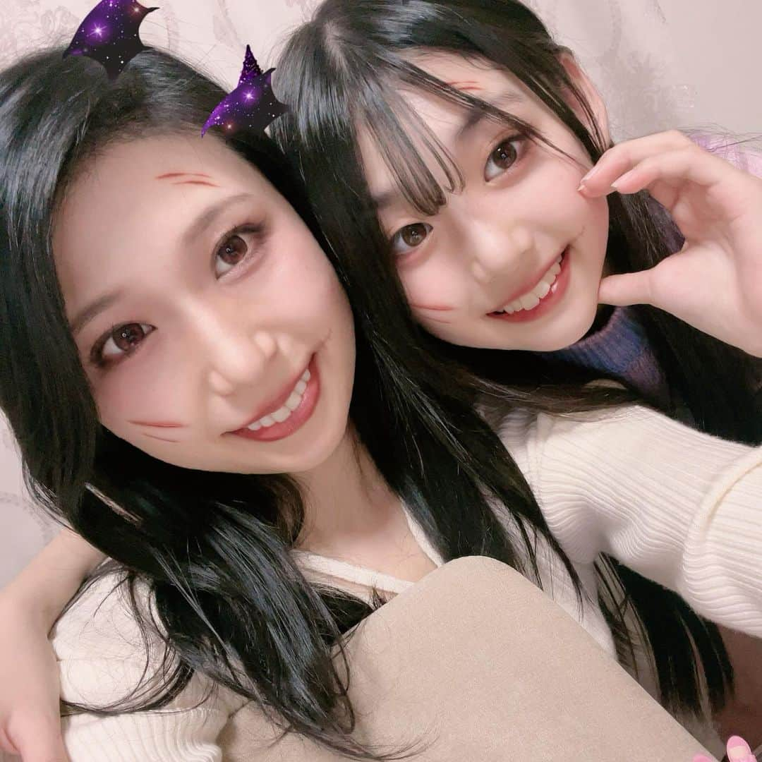 ゆわももチャンネルさんのインスタグラム写真 - (ゆわももチャンネルInstagram)「乗り遅れハロウィン🎃親子では仮装出来なかったのでアプリで🥹 みんなは何したのかな？  #ハロウィン #ゆわももチャンネル #親子」11月1日 21時10分 - atsumi.y_m