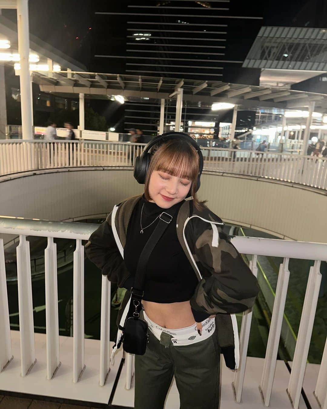 のインスタグラム：「. 緑多めのコーデ＾＾ 最近暗くなるの早くなったね〜、、冬感じる🫐🩶   #ワカノシフク   #今日好きになりました   #今日好き   #台北編   #06  #jk  #sjk   #吉田羽花」
