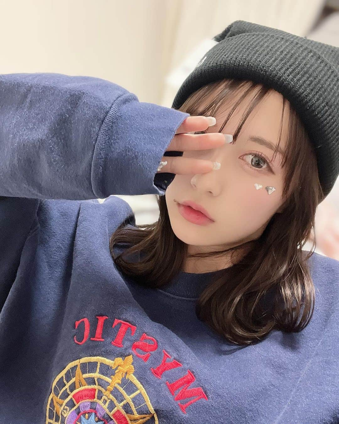 保科凜さんのインスタグラム写真 - (保科凜Instagram)「場所も帽子も服も全部自分のじゃない笑笑  たまにはこういうのもいいでしょーーー😽 自分じゃなかなか選ばないから新鮮だね  ・ ・   #idol  #jamscollection  #selfie  #like  #followme  #instagram   #アイドル #ジャムズ #保科凜 #ニット帽  #ミディアムヘア」11月1日 21時20分 - tottoko_lin