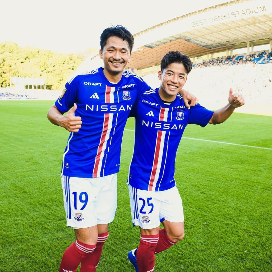 横浜F・マリノスさんのインスタグラム写真 - (横浜F・マリノスInstagram)「Brilliant work😆👏#fmarinos #實藤友紀 #吉尾海夏」11月1日 21時23分 - yokohamaf.marinos