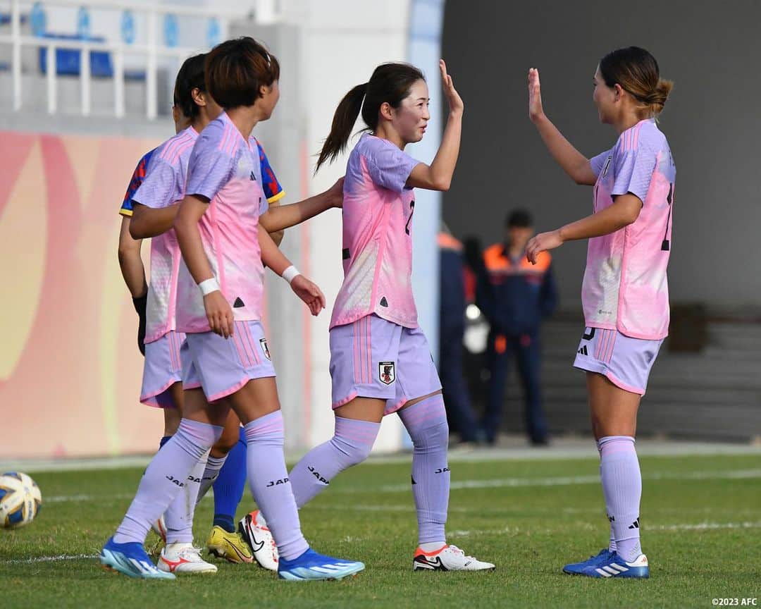 日本サッカー協会さんのインスタグラム写真 - (日本サッカー協会Instagram)「. 🔹なでしこジャパン🔹  #清水梨紗 #守屋都弥 のゴールでベトナム女子代表に2-0で勝利⚽️ グループステージ3連勝で最終予選進出を決めました！  パリオリンピック アジア最終予選は、2024年2月にホーム＆アウェイで行われます。 引き続き #なでしこジャパン へのご声援をよろしくお願いします。  #BEYOURBESTSELF #最高の自分であれ #夢への勇気を #jfa #daihyo #nadeshiko #サッカー日本代表 #サッカー #soccer #football #⚽ #女子サッカー #womenfootball #womensfootball #womensoccer #womenssoccer」11月1日 21時24分 - japanfootballassociation