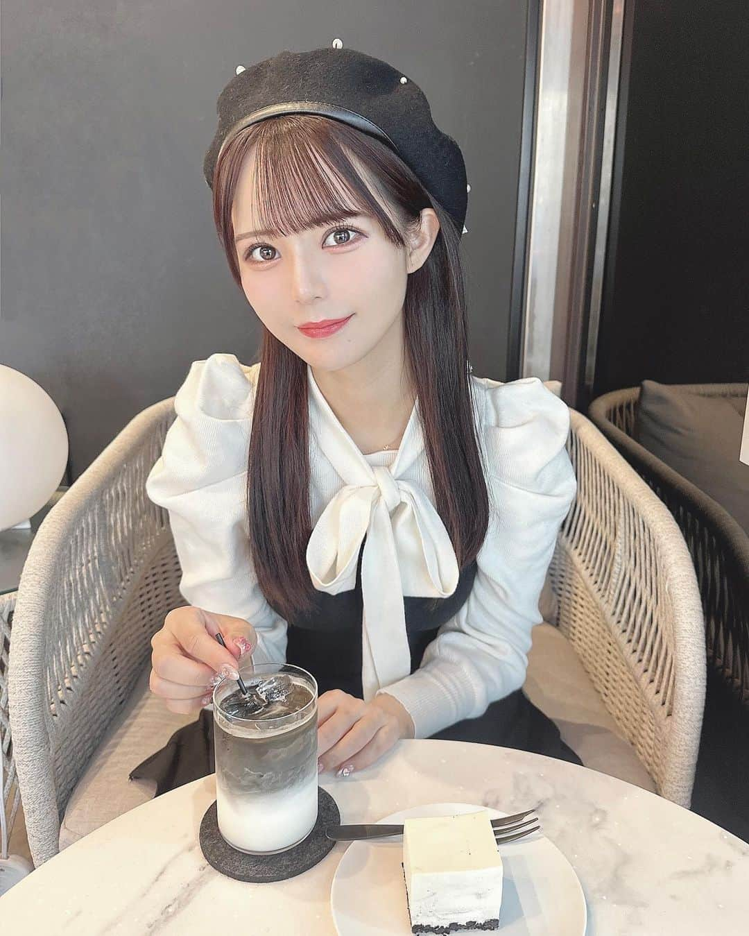 桜井ひかるさんのインスタグラム写真 - (桜井ひかるInstagram)「カフェ活☕️💭  op @tocco_closet  お気に入りのワンピース👗 着痩せして見えるしリボンかわいい〜🤍  #pr#toccocloset#トッコクローゼット#ベレー帽#mellfymemory#メルメモ#カフェ#六本木#六本木カフェ#カフェ巡り」11月1日 21時27分 - hikarunroll_