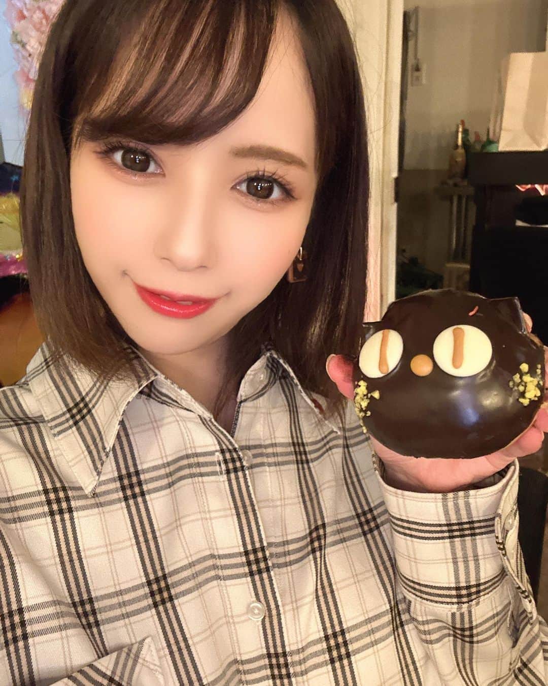 佳苗るかさんのインスタグラム写真 - (佳苗るかInstagram)「楽しいハロウィンになりました🎃✨ 今年のハロウィンはバクくんの頭をつけました笑 シャンパンもありがとう💕 エンジェル可愛い👼💗  #エンジェル #シャンパン #歌舞伎町 #新宿 #bar #shinjuku #ガールズバー #コンカフェ #コンカフェ嬢 #キャバクラ #キャバ嬢 #クラブ #follow #followｍe #ハロウィン #コスプレ」11月1日 21時39分 - ruka_kanae