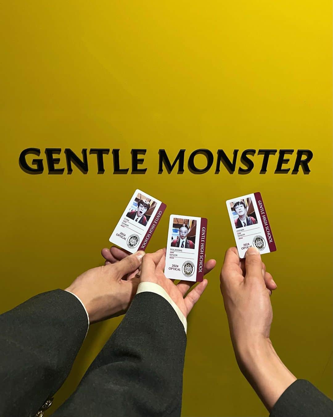 ペ・ユニョンさんのインスタグラム写真 - (ペ・ユニョンInstagram)「Congratulations on entering @gentlemonster High School ♥️  #GentleMonster #GentleHighSchool  #GentleMonsterOptical」11月1日 21時39分 - mulan_bae