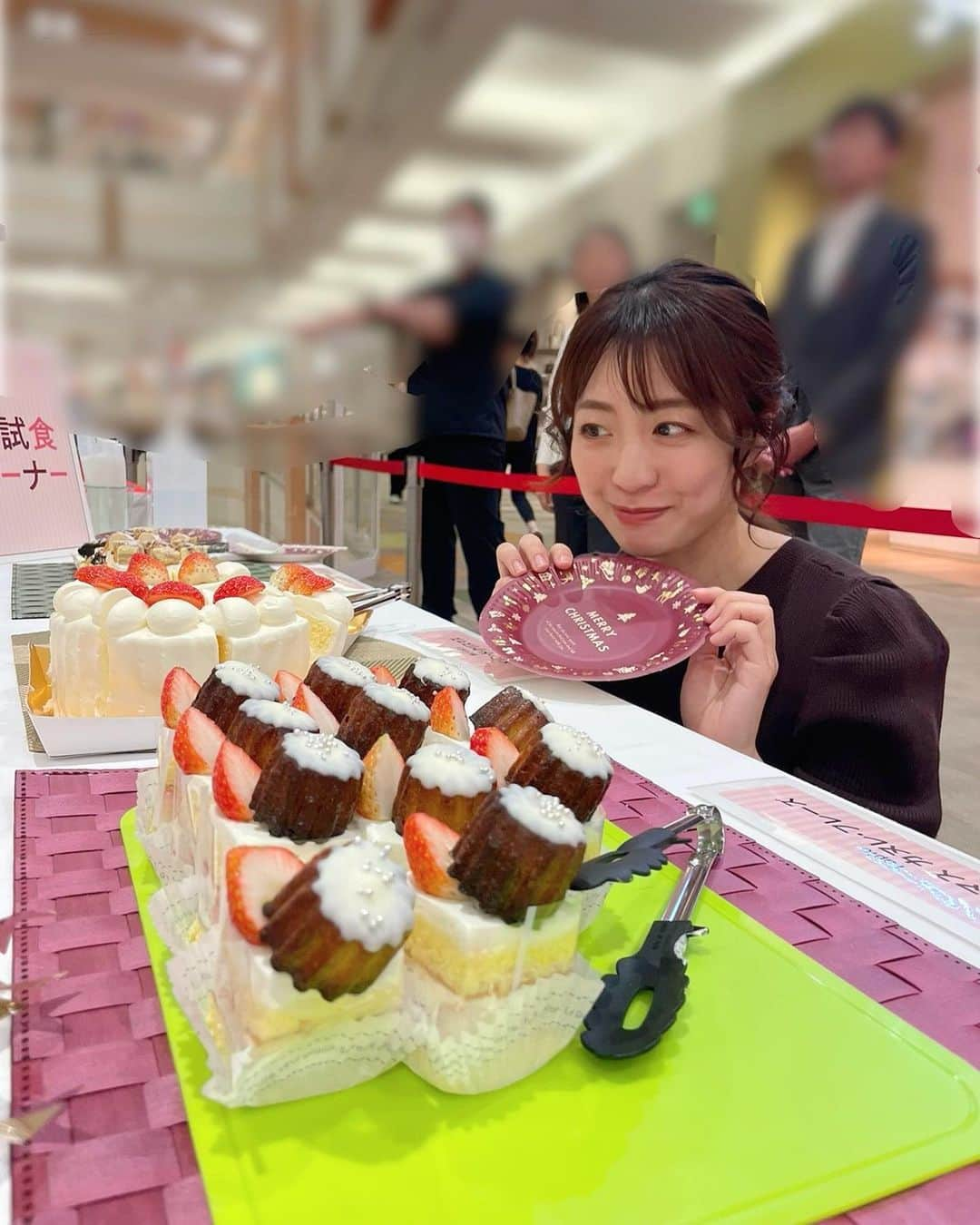 湯浅知里さんのインスタグラム写真 - (湯浅知里Instagram)「♡♡ . . 11/28(火)OA❣️ HBC今日ドキッ！ イオン北海道クリスマスケーキの取材でした🎂🎄 . . もうクリスマスの話題かぁ🥺 一年て早い🥺✨」11月1日 21時32分 - chisato.y515