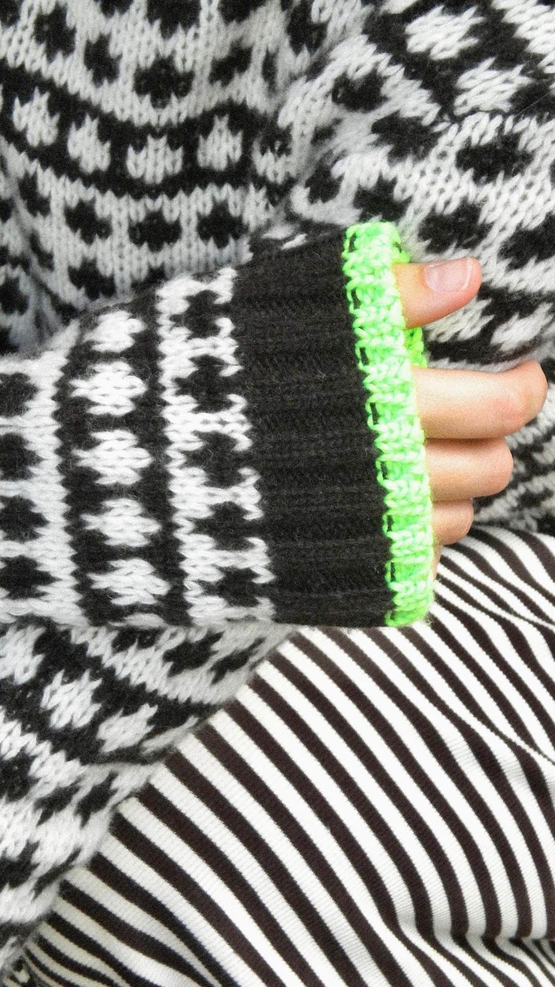 マッツノーガードのインスタグラム：「Space for you. Icelandic-inspired knit with monogram and striped design. Oversized fit with extra length to keep you warm in the chilly season 🤎」