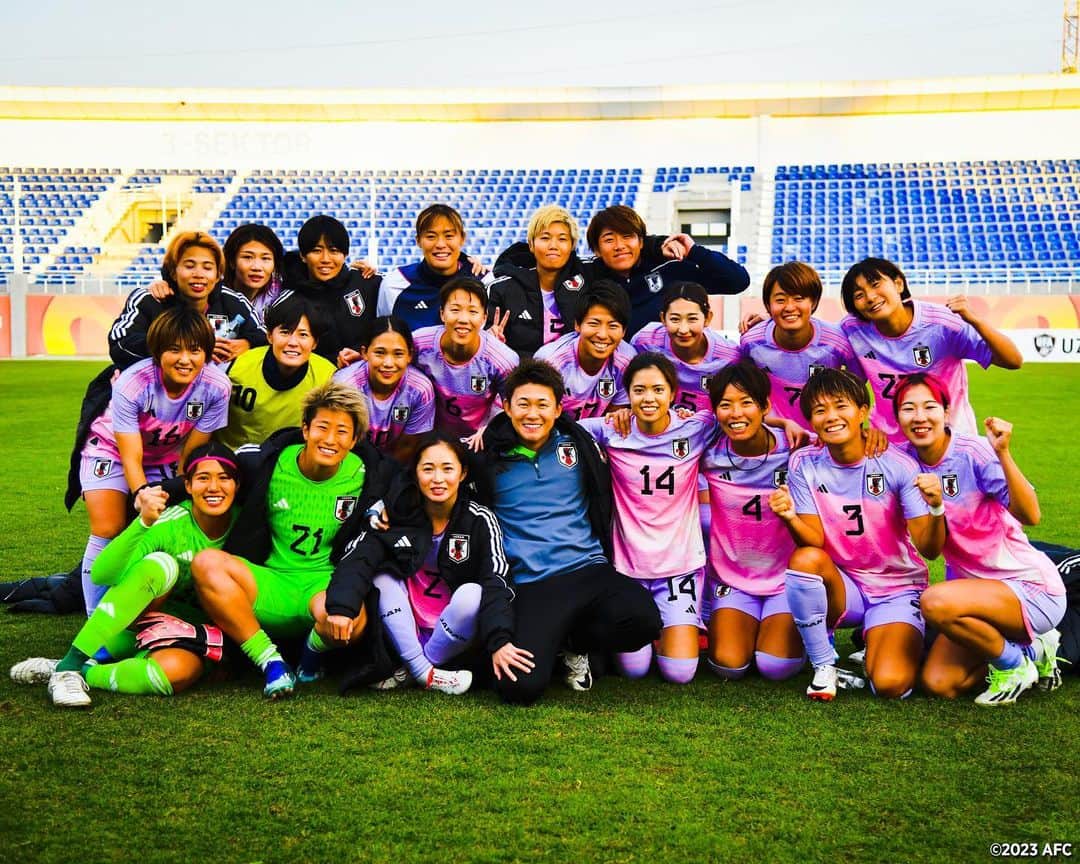 日本サッカー協会さんのインスタグラム写真 - (日本サッカー協会Instagram)「. 🔹なでしこジャパン🔹  女子オリンピック2次予選3連勝。 みんながチームのために戦い、チーム一丸で掴み取った最終予選の切符。  みんなで行こう、パリへ。 オリンピックの舞台へ。  #BEYOURBESTSELF #最高の自分であれ #夢への勇気を #jfa #daihyo #nadeshiko #なでしこジャパン #サッカー #サッカー日本代表 #soccer #football #⚽ #女子サッカー #womanfootball #womensfootball #womensoccer #womenssoccer」11月1日 21時48分 - japanfootballassociation