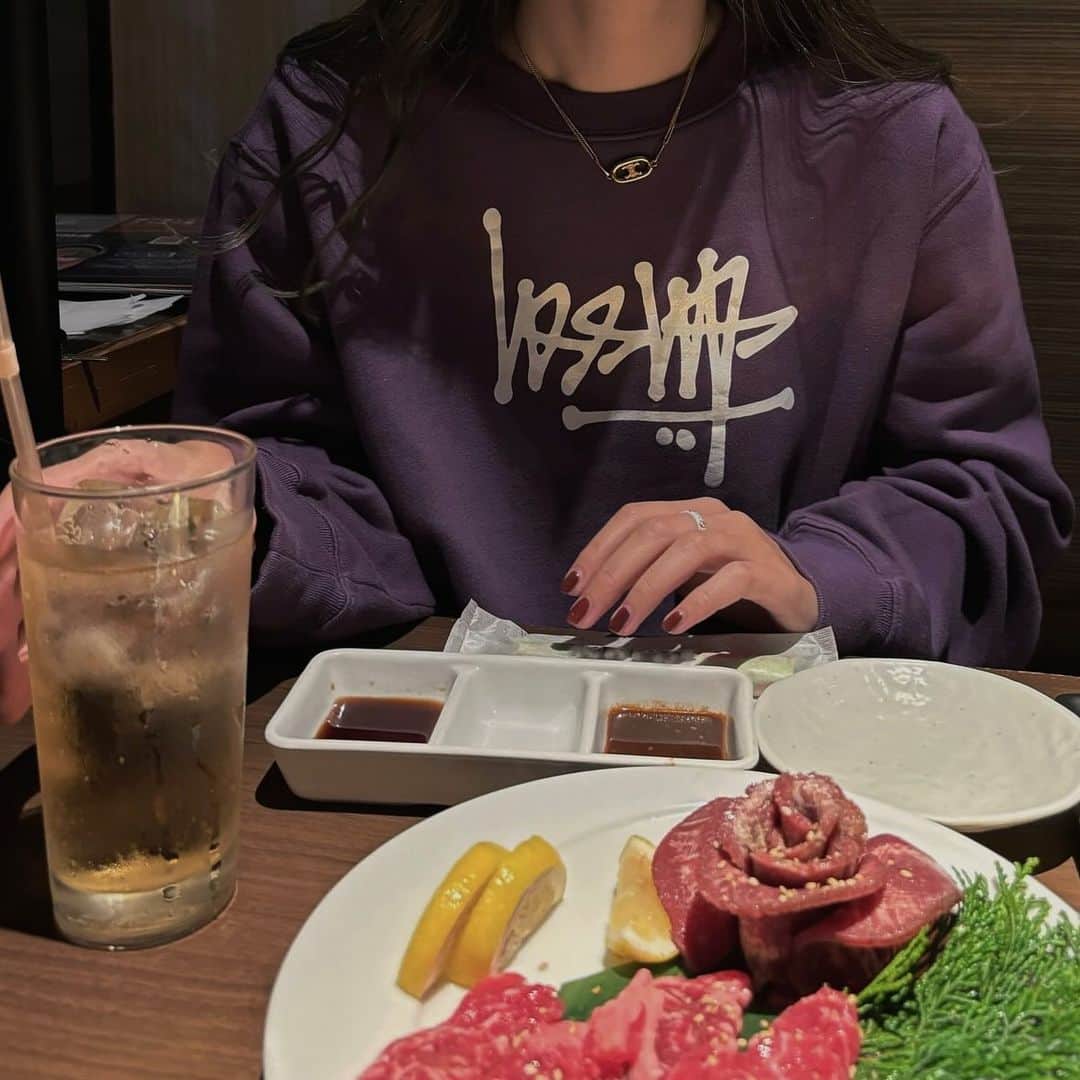 Maiのインスタグラム：「・ 先週の🥩🍚🥢  #stussy #celine #celinebyhedislimane」
