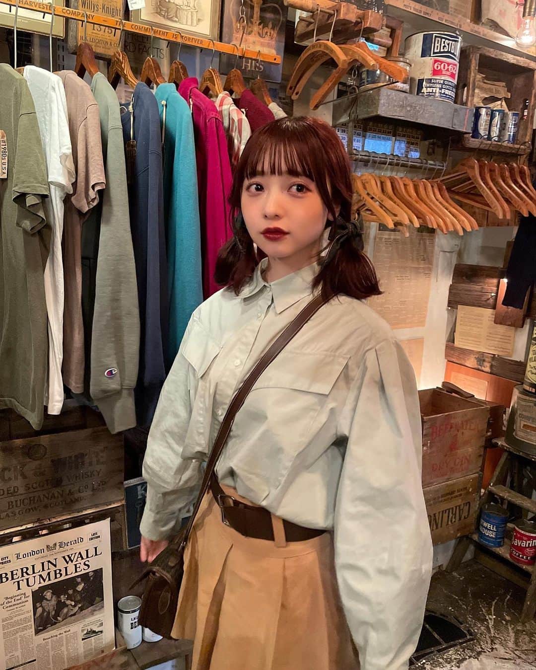 のインスタグラム：「古着巡り🧥🧦🍁」