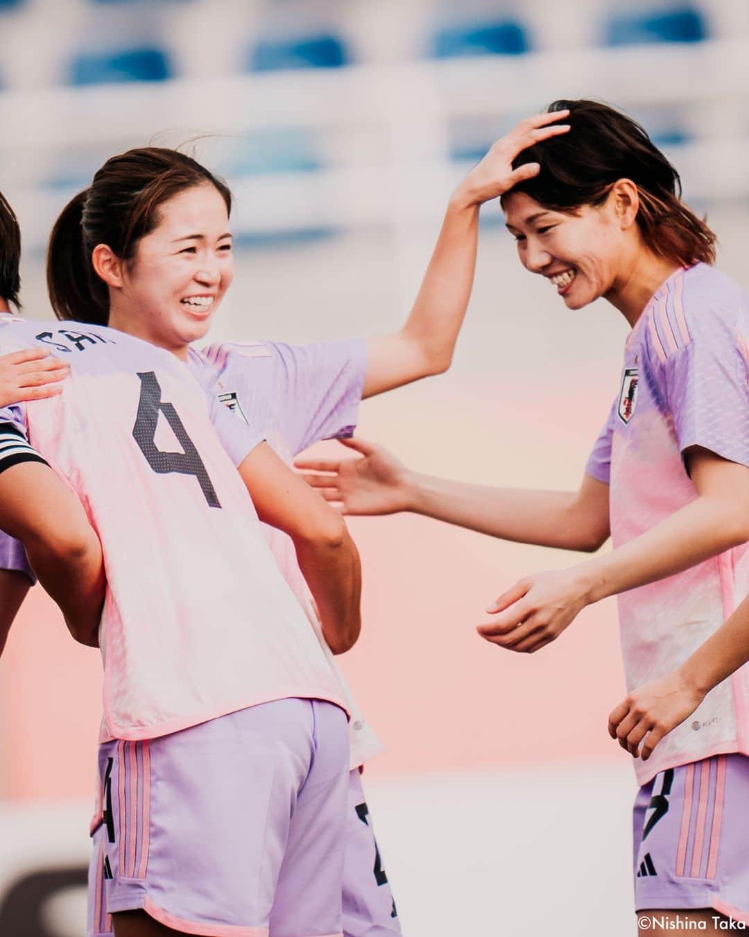 Goal Japanさんのインスタグラム写真 - (Goal JapanInstagram)「#なでしこジャパン はパリ五輪アジア2次予選の第3戦(最終戦)で #ベトナム女子代表 と対戦し、#清水梨紗 と #守屋都弥 の得点によって2-0で勝利！来年2月に予定されている最終予選への進出を決め、本大会出場権獲得まであと一歩としている。(Photo: Nishina Taka @r11shinataka )  #soccer #football #womanfootball #womensoccer #daihyo #nadeshiko #nadeshikojapan #サッカー #フットボール #女子サッカー #サッカー日本代表 #アジア2次予選 #パリ五輪予選 #⚽️」11月1日 21時45分 - goaljapan