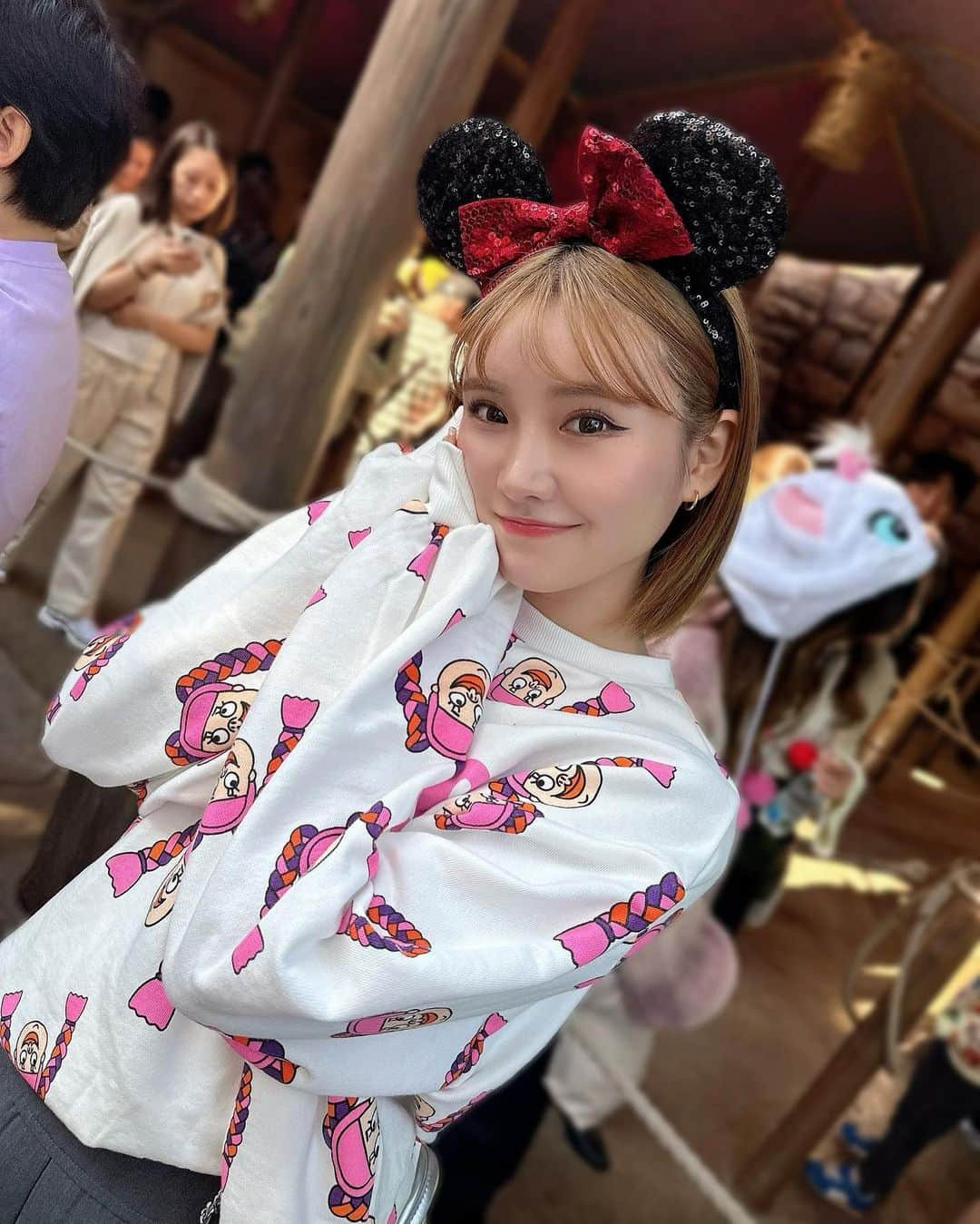 RIOさんのインスタグラム写真 - (RIOInstagram)「11月もよろしくね☺︎ ハロウィンディズニー🎃🐭🏰 26歳最後に行けて良かった❤️‍🔥」11月1日 21時45分 - reily_rio