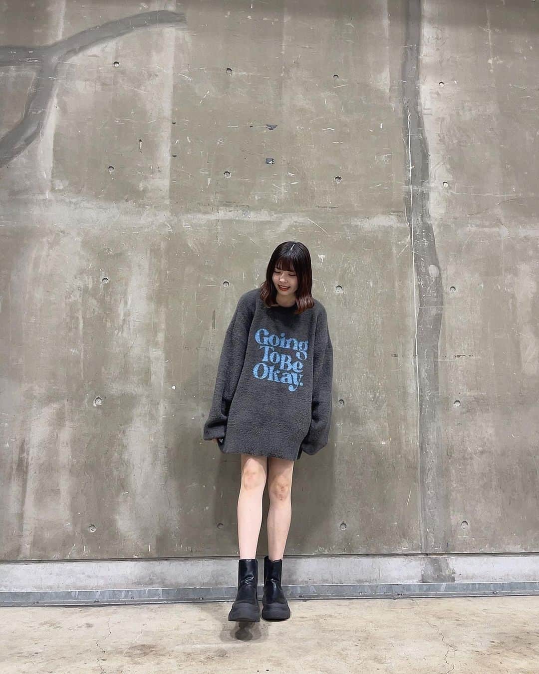 鈴木愛菜さんのインスタグラム写真 - (鈴木愛菜Instagram)「かわいいニット。 1枚で着れる服とても好き。  11月はじめまして！」11月1日 21時53分 - _enatan0109_