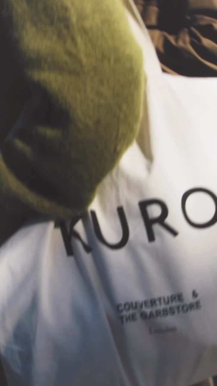 ガーブストアのインスタグラム：「The collab you never knew you needed.  Introducing Kuro x The Garbstore tote bags, your new go-to for carrying your freshly baked treats. Accompanying the tote bag, we will be launching a limited edition collab Sakuro. Until then, the flavour remains a secret 🤫🥭  Tote bags and Sakuro’s available to purchase at the Bakery shop from November 4th - 10th.」