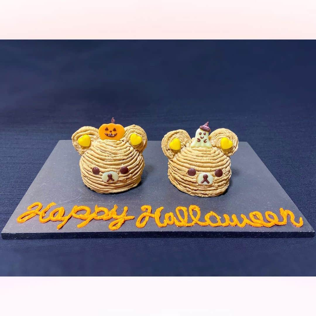 長柄ひろみさんのインスタグラム写真 - (長柄ひろみInstagram)「#Rilakkuma 🧸🧁  Happy Halloweenでした🧡💜  今年はリラックマ モンブランを作ってましたー🧸🌰👻  カボチャモンブランにするか迷って、Happy Halloweenの文字のところはカボチャクリームにしたよ😋🎃  モンブランの絞り難しい👩🏻‍🍳  皆さんはハロウィンスイーツ食べましたか？？  昨日は日本シリーズの応援に熱が入りすぎちゃって投稿が一日ズレちゃった😖⚾️ ハッピーハロウィンにならなかったけど惜しかった😖 今日も応援するよー🐯📣✊🏻  ｡・ﾟ・。୨୧｡・ﾟ・。୨୧｡・ﾟ・。୨୧｡・ﾟ・｡୨୧。・ﾟ・。  #ハロウィンスイーツ #モンブラン」11月1日 21時59分 - aoi_asahi