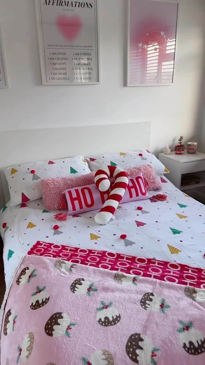 プリマークのインスタグラム：「Nothing brings home the excitement of Christmas quite like festive sheets 🎅🛏🎄 Bedding from £16/€18 #Primark #PrimarkHome」