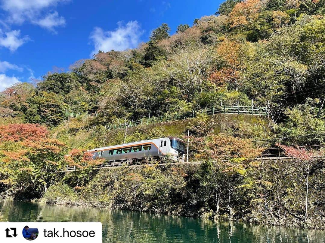 Gero City【下呂市公式アカウント】のインスタグラム：「#Repost @tak.hosoe with @use.repost ・・・ 今年はまだまだ終わらないw 秋も深まってきましたね♪  #sup#飛騨川sup#岐阜県#下呂市#中原#田舎を楽しむ#田舎暮らし#過疎化の町#移住#大歓迎#gerostagram #高山本線#hc85#下原ダム」