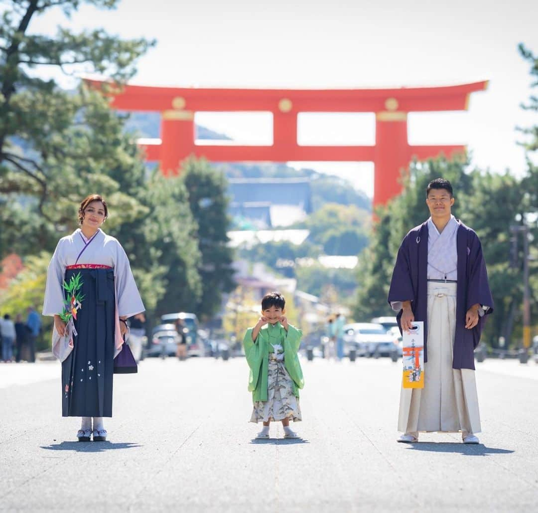 亀田和毅さんのインスタグラム写真 - (亀田和毅Instagram)「素敵な写真を撮ってくださった　@marina.yoshioka_photo さん、ありがとうございました。のあは長い長い1日を泣く事なく良く頑張った。でも今は風邪ひいてる🤧😰😭　@noahkameda」11月1日 22時09分 - tomokikameda