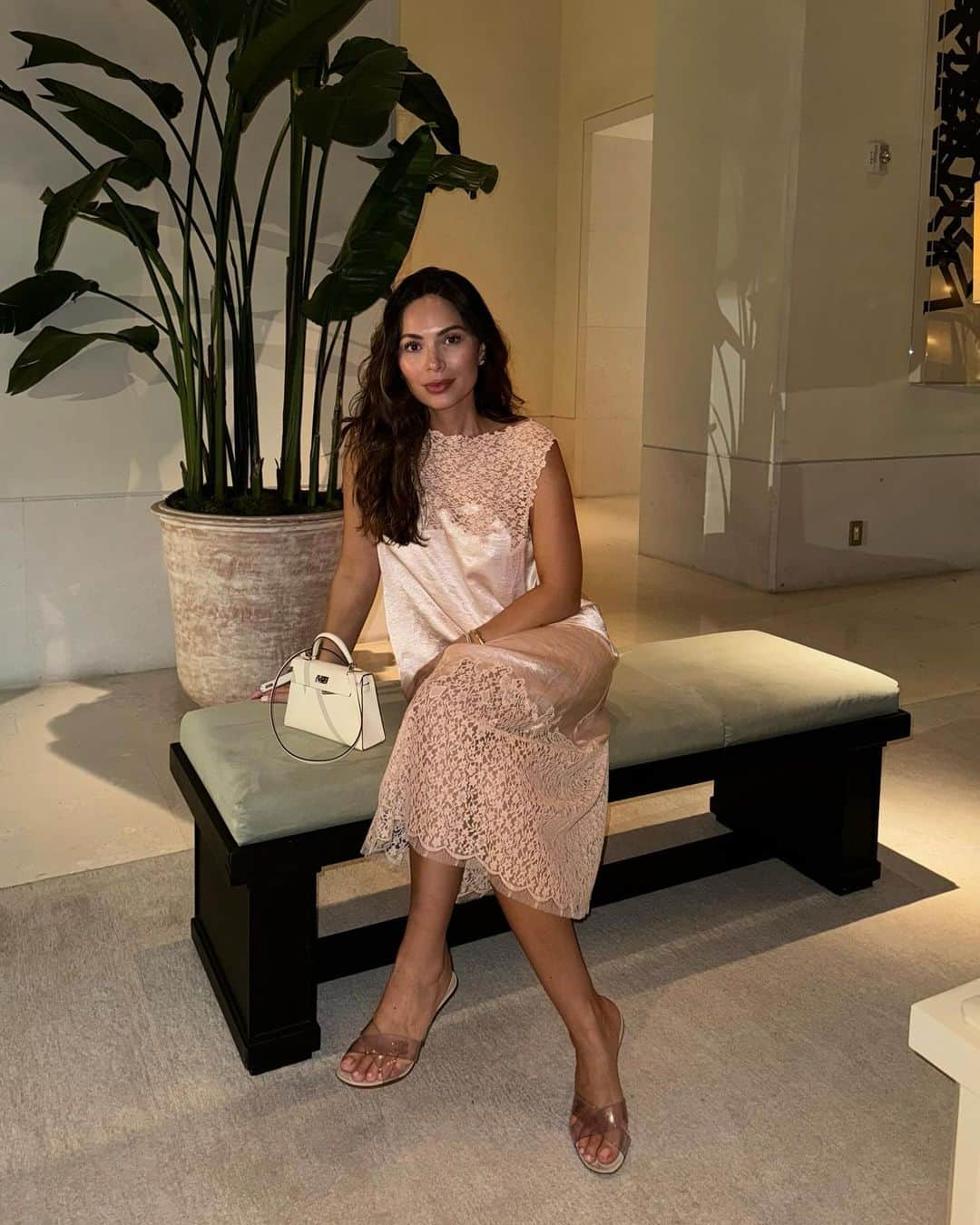 Marianna Hewittさんのインスタグラム写真 - (Marianna HewittInstagram)「night gown for a night out 🌸」11月1日 22時12分 - marianna_hewitt