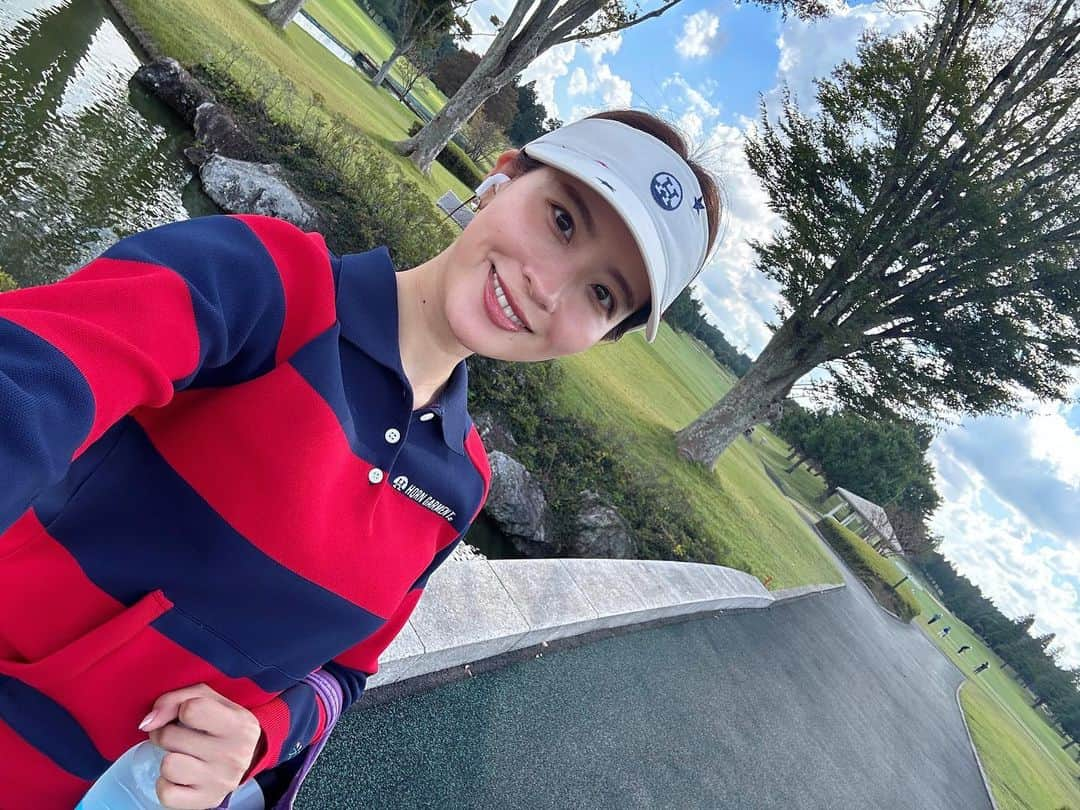 郡司恭子さんのインスタグラム写真 - (郡司恭子Instagram)「* ゴルファーにとって最高の季節…⛳️  なのに！ 最近はスコアがよくなくて💔笑 ラウンドを終えた後も ドライビングレンジで居残り練習しがち🤭笑  今年はあと何回ゴルフ🏌️‍♀️に行けるかな？  #ゴルフ #ゴルフ女子 #ゴルフ場 #ゴルフスイング  #golfer #golf #⛳️  #ゴルフ好きな人と繋がりたい  #日本テレビ #日本テレビアナウンサー #アナウンサー #郡司恭子」11月1日 22時25分 - kyoko_gunji