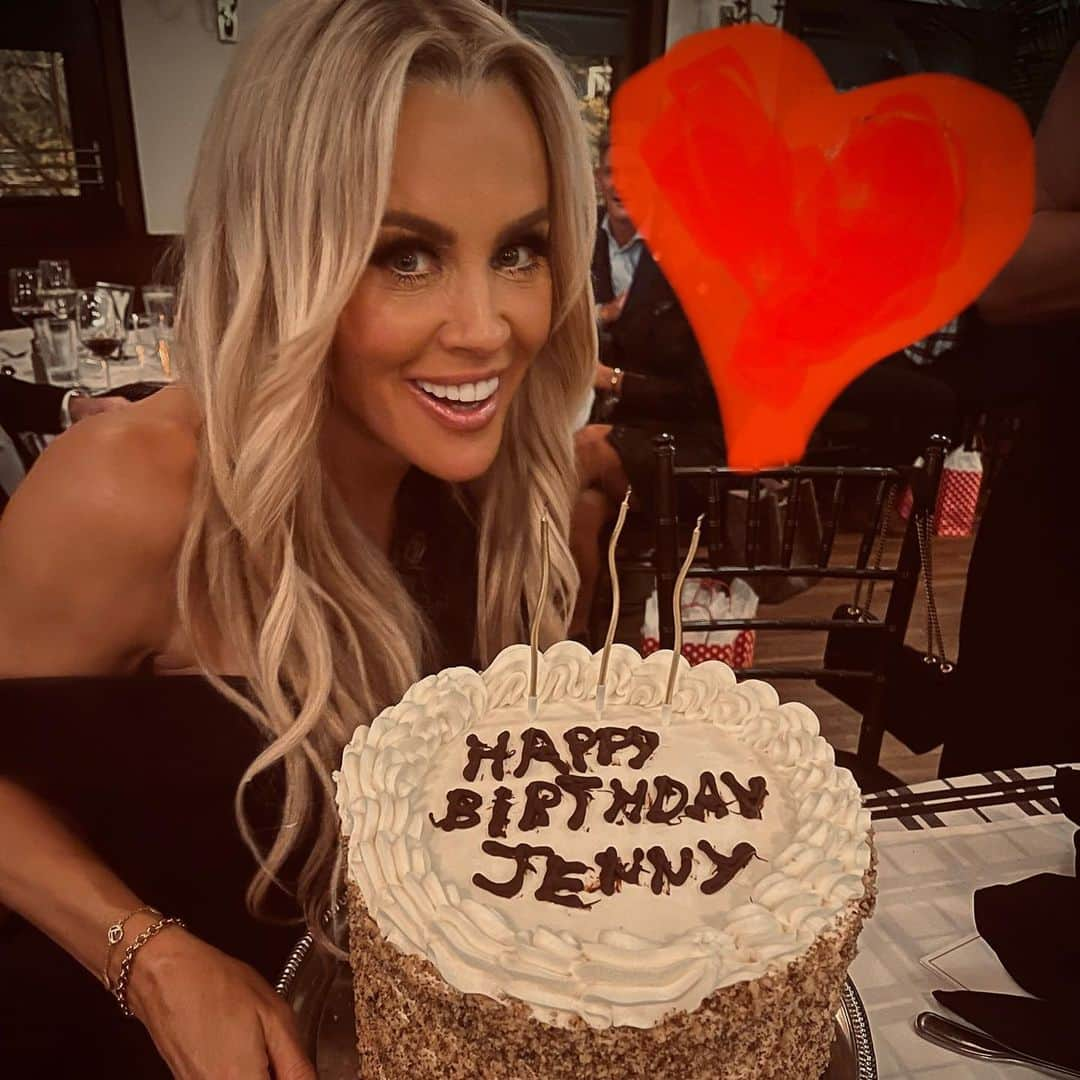 ドニー・ウォルバーグさんのインスタグラム写真 - (ドニー・ウォルバーグInstagram)「#HappyBirthday to you Mrs Jennifer Ann McCarthy Wahlberg!  Another year has only made you more gracious, more loving, more beautiful, more selfless and more perfect, than you already were!  It has also made me even more thankful (and lucky) for having the honor, and privilege, of sharing this amazing journey together with you.  I am so in awe of your energy, your determination and your passion for life!  As well as your dedication to those you love and to those whom you give so much of yourself to and continue to stand for.  I hope that you have the greatest day — and year — ever!  You truly deserve nothing less, than the absolute best.  I love you so much!  #HappyBirthdayJenny 🎂🎉🎈🙏🏼❤️💫」11月1日 22時41分 - donniewahlberg