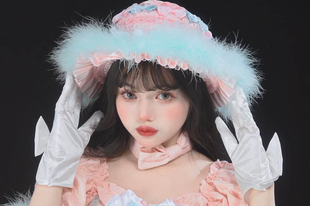 村田実果子のインスタグラム：「君に愛される為に僕は生まれてきたよ  #1101」