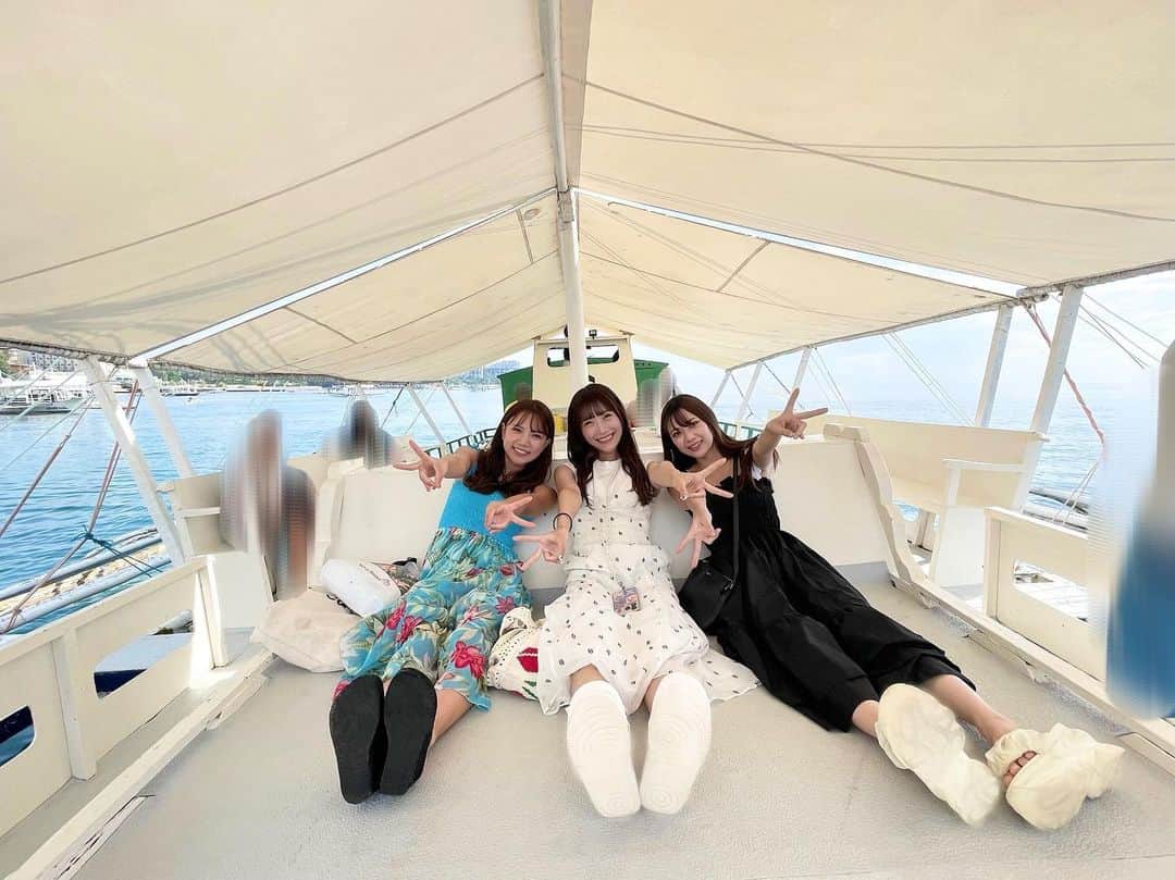 坂本夏海さんのインスタグラム写真 - (坂本夏海Instagram)「ナルスアン島🏝  この日はアイランドピクニックの日🌴 マクタン島から船でナルスアン島へ行ったよ🛳  長い橋を渡って行くんだけど 海が綺麗すぎて海中が透けてるの .ᐟ.ᐟ 橋を渡りながら魚も珊瑚も見れたよ🪸  橋を渡っている時、観光に来た色々な国の人とすれ違った時に挨拶ができて楽しかった☺️笑  シュノーケリングもできて 最高でした 〜 🐟🌺   #ナルスアン島 #シュノーケリング #セブ #セブ島 #アイランドピクニック #アイランドホッピング  #フィリピン #セブ島旅行  #セブ島観光  #セブ島ツアー  #フィリピン旅行  #アクアダイブ #cebu #cebuphilippines  #nalusuan  #nalusuanisland  #nalusuanislandresort  #nalusuanhopping  #Philippines #philippinestravel」11月1日 22時47分 - _nami_sakamoto